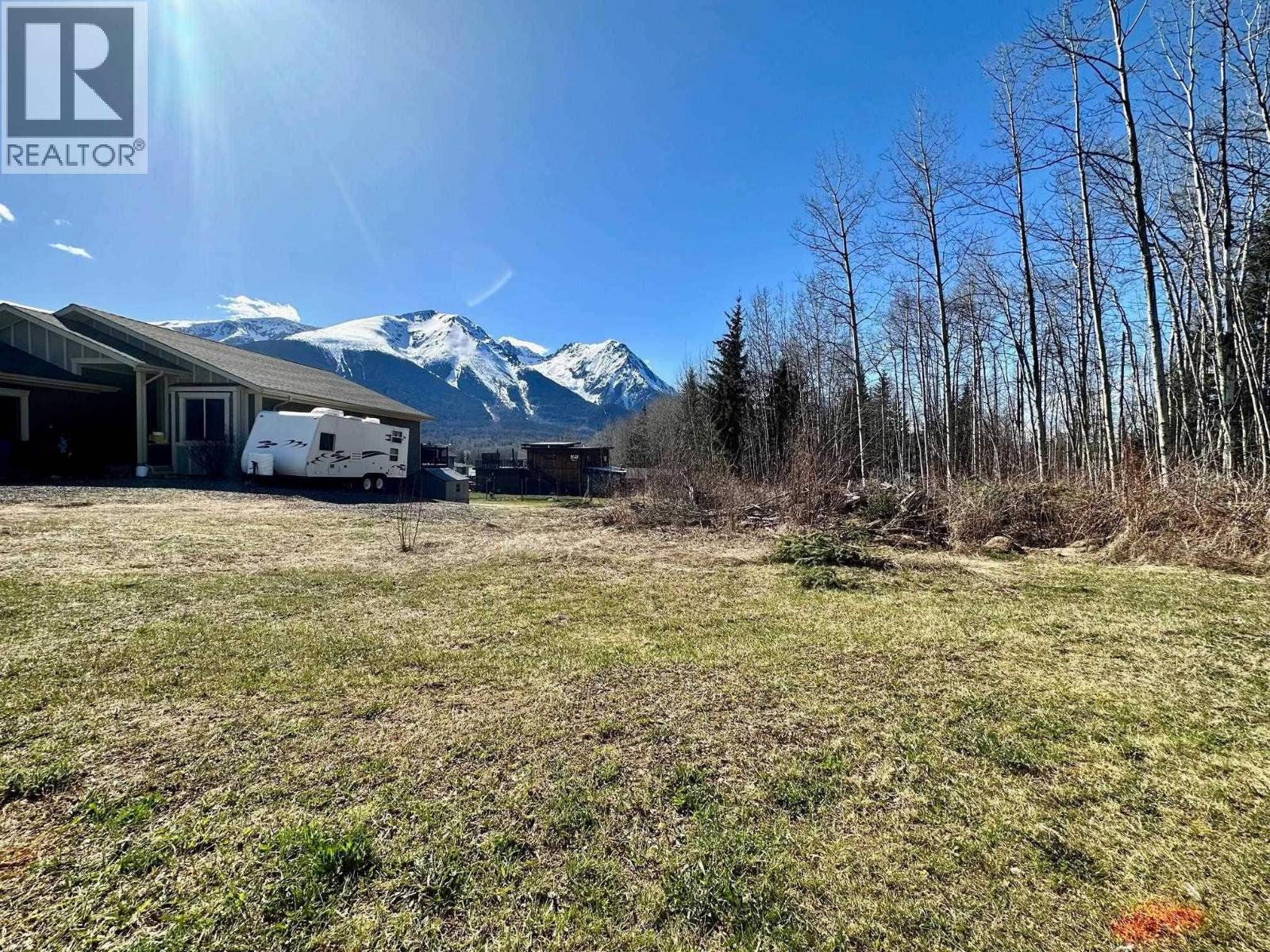 5 AURORA Avenue, Smithers