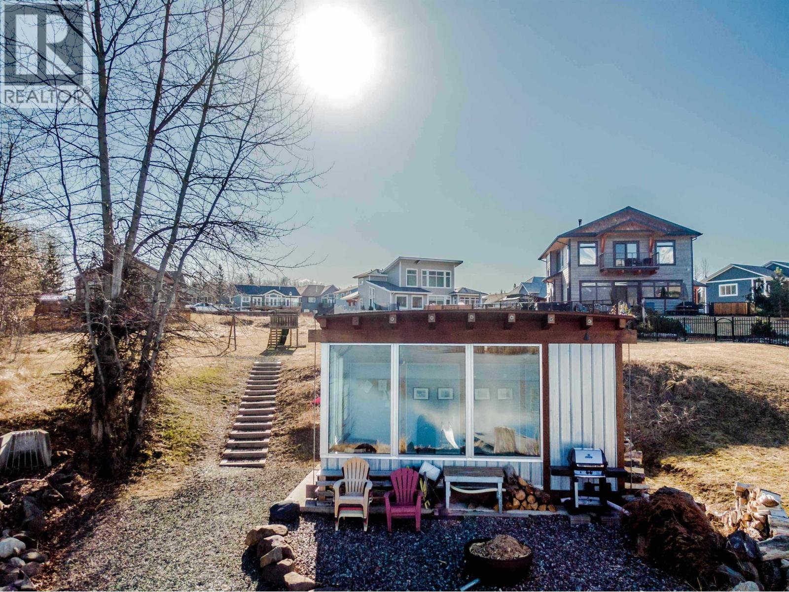 5 AURORA Avenue, Smithers