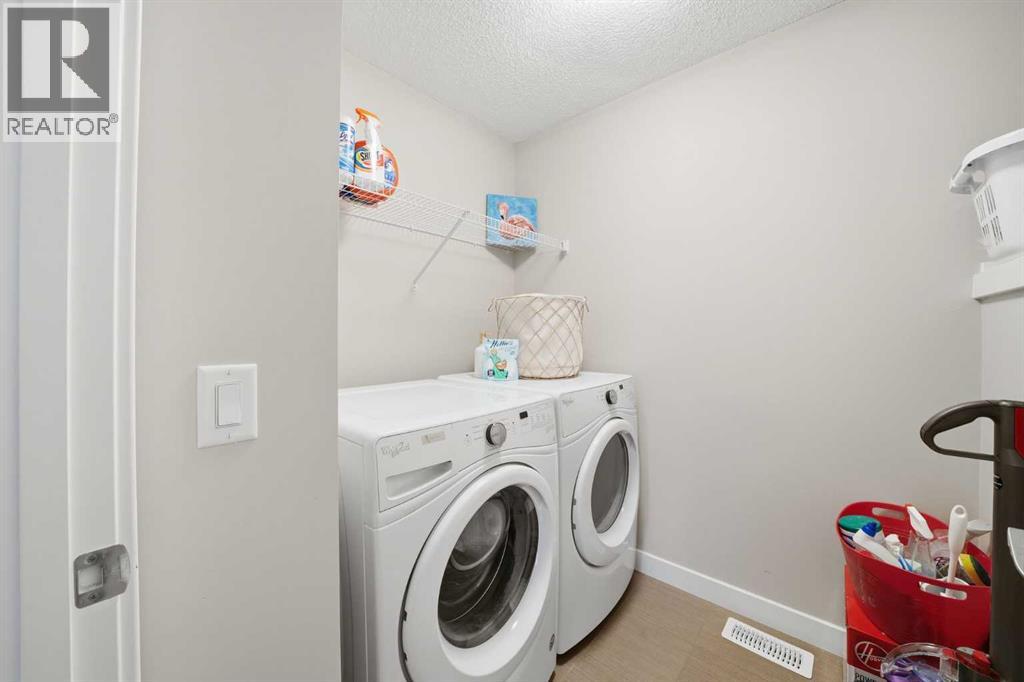 Single Family House 4 Level for Sale in  Sage Bluff Heights NW Sage Hill Calgary 