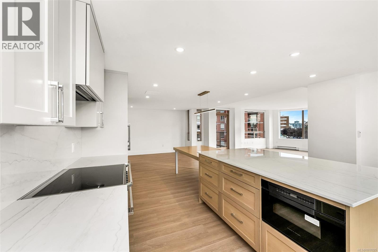 504 630 Montreal Street, Victoria