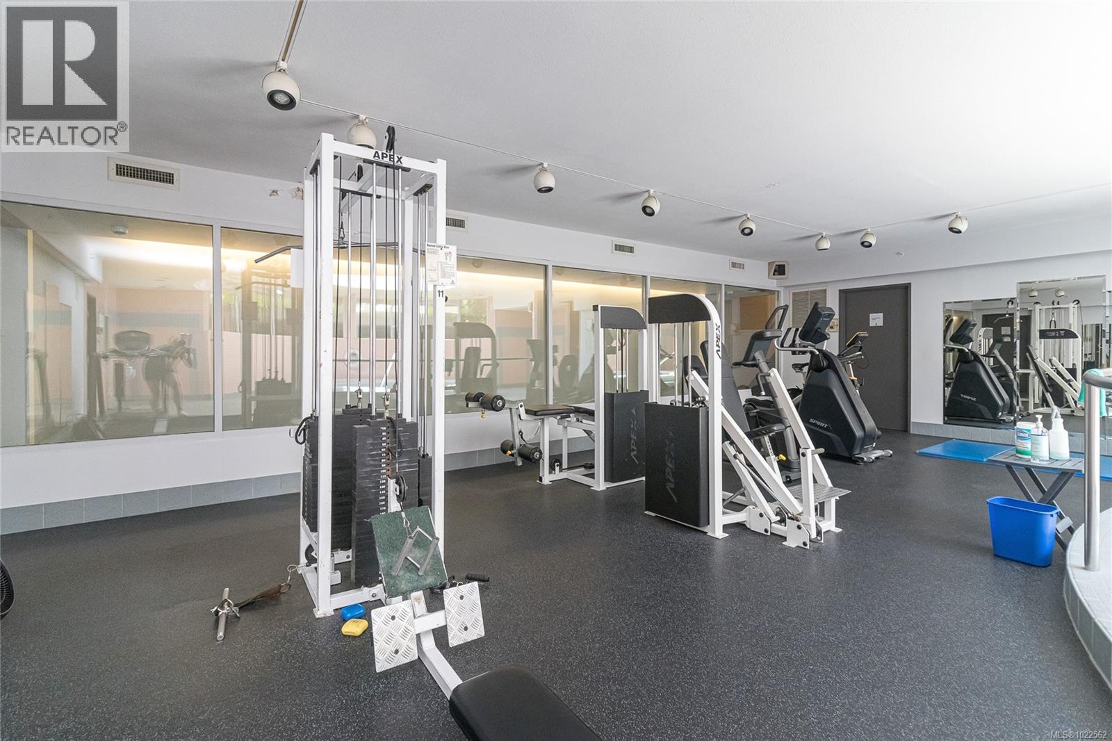 #502 1010 VIEW ST - 28