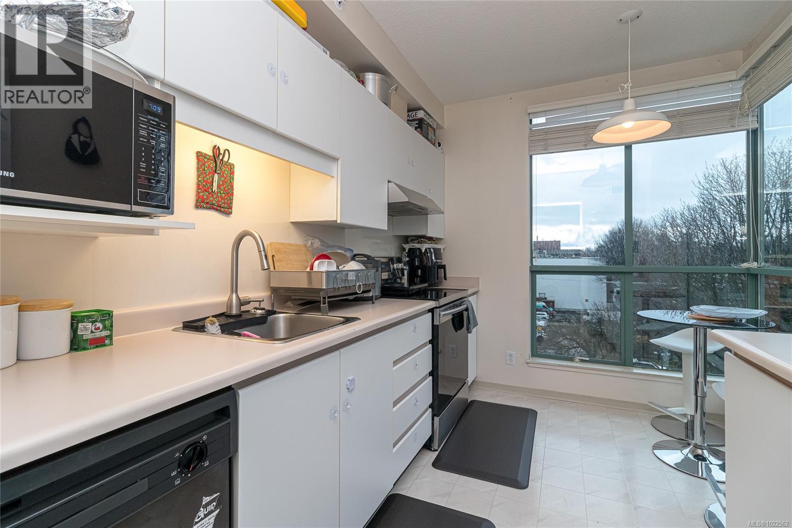 #502 1010 VIEW ST - 14