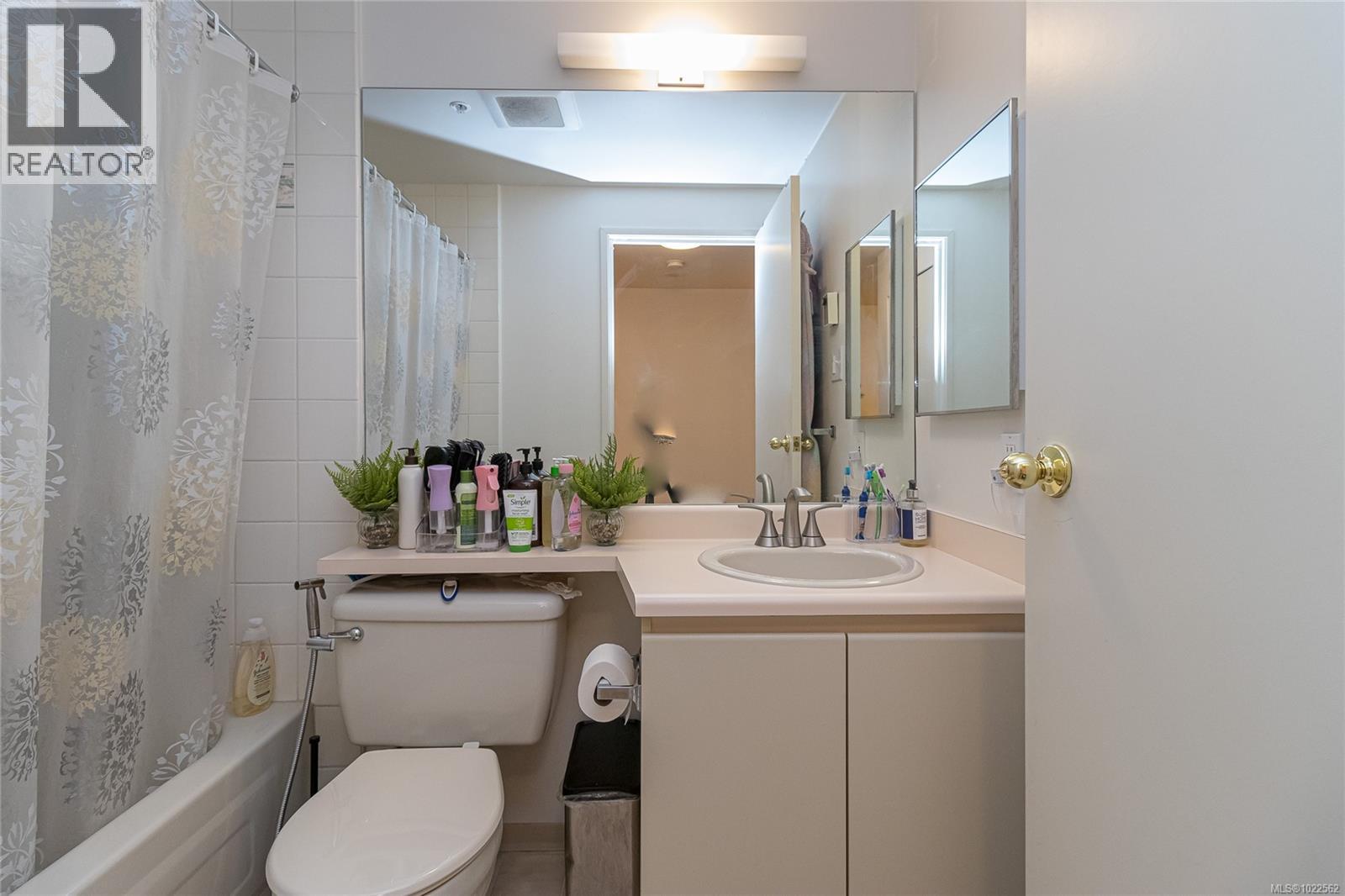 #502 1010 VIEW ST - 19