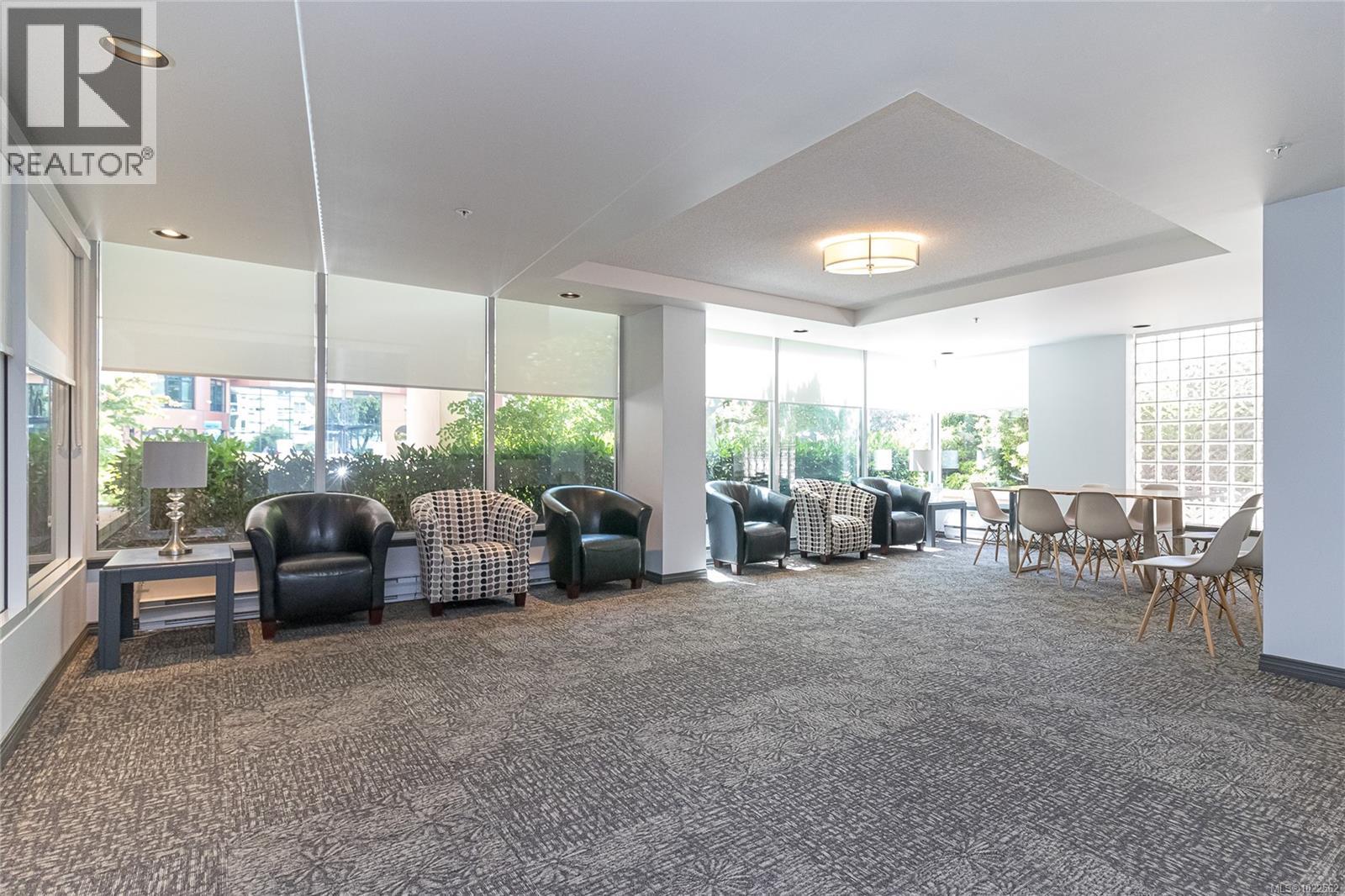 #502 1010 VIEW ST - 27