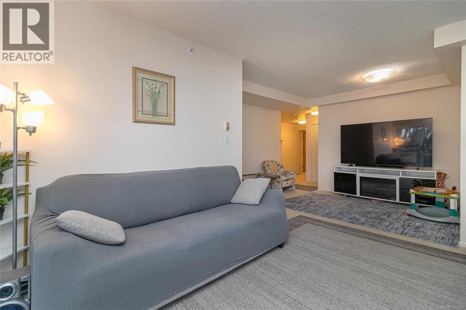 #502 1010 VIEW ST - 12