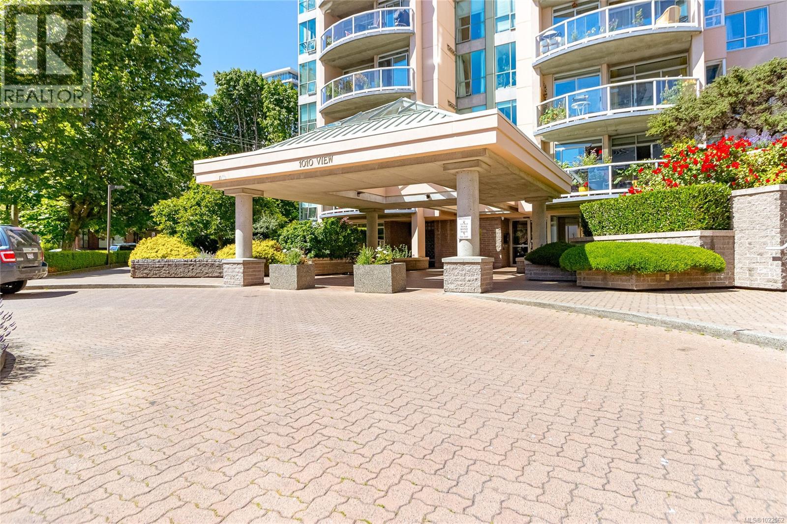 #502 1010 VIEW ST - 31