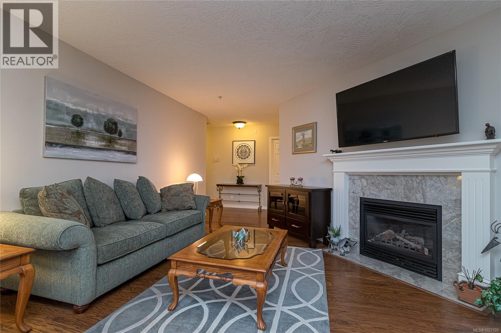 404 9975 Fifth Street, Sidney