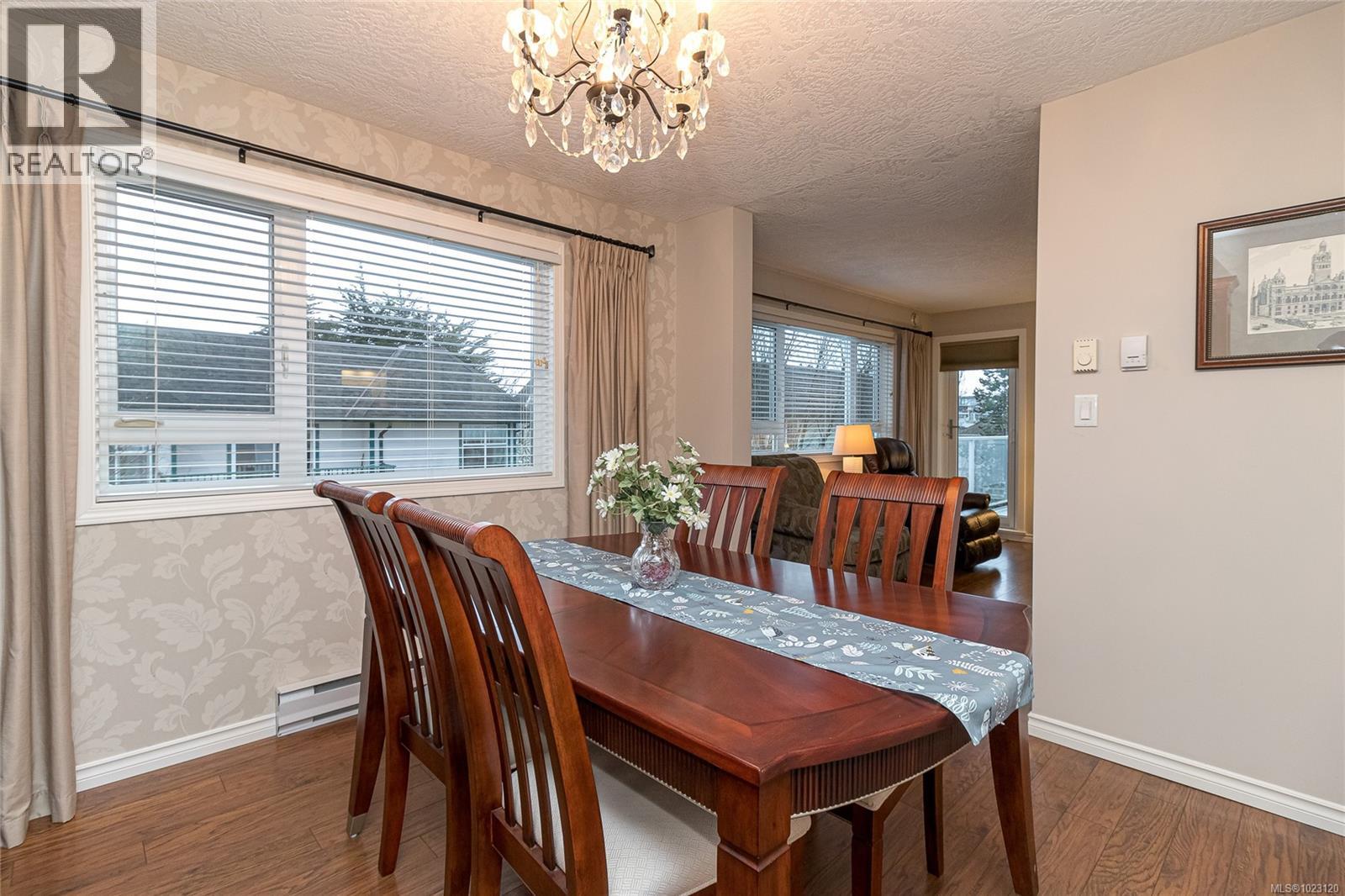 404 9975 Fifth Street, Sidney