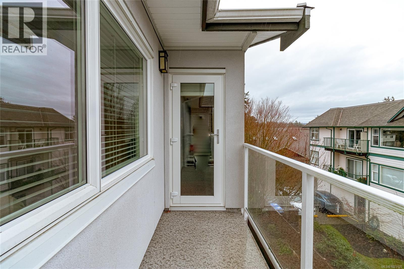 404 9975 Fifth Street, Sidney