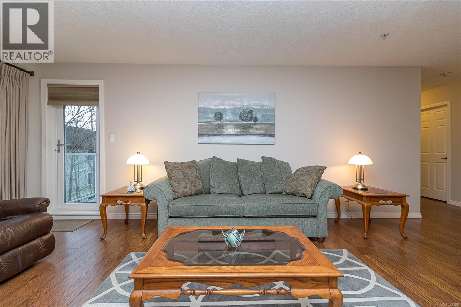 404 9975 Fifth Street, Sidney