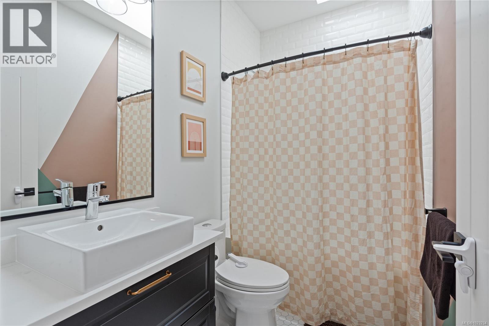 2316 Mountain Heights Dr, Sooke