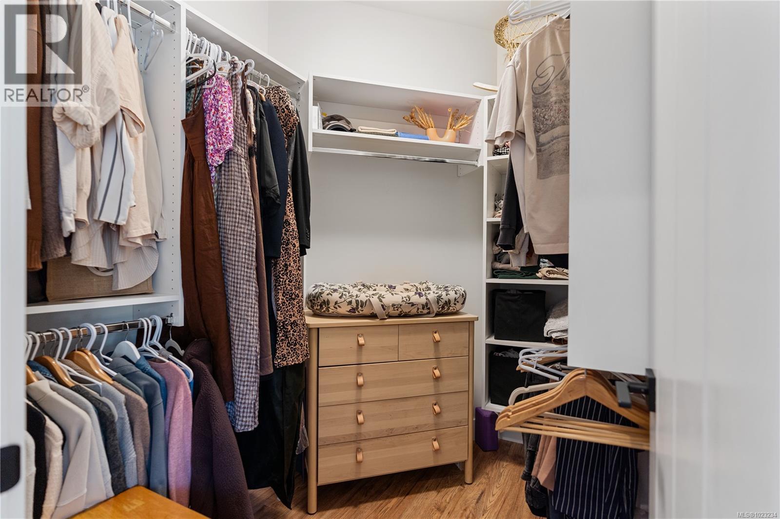 2316 Mountain Heights Dr, Sooke