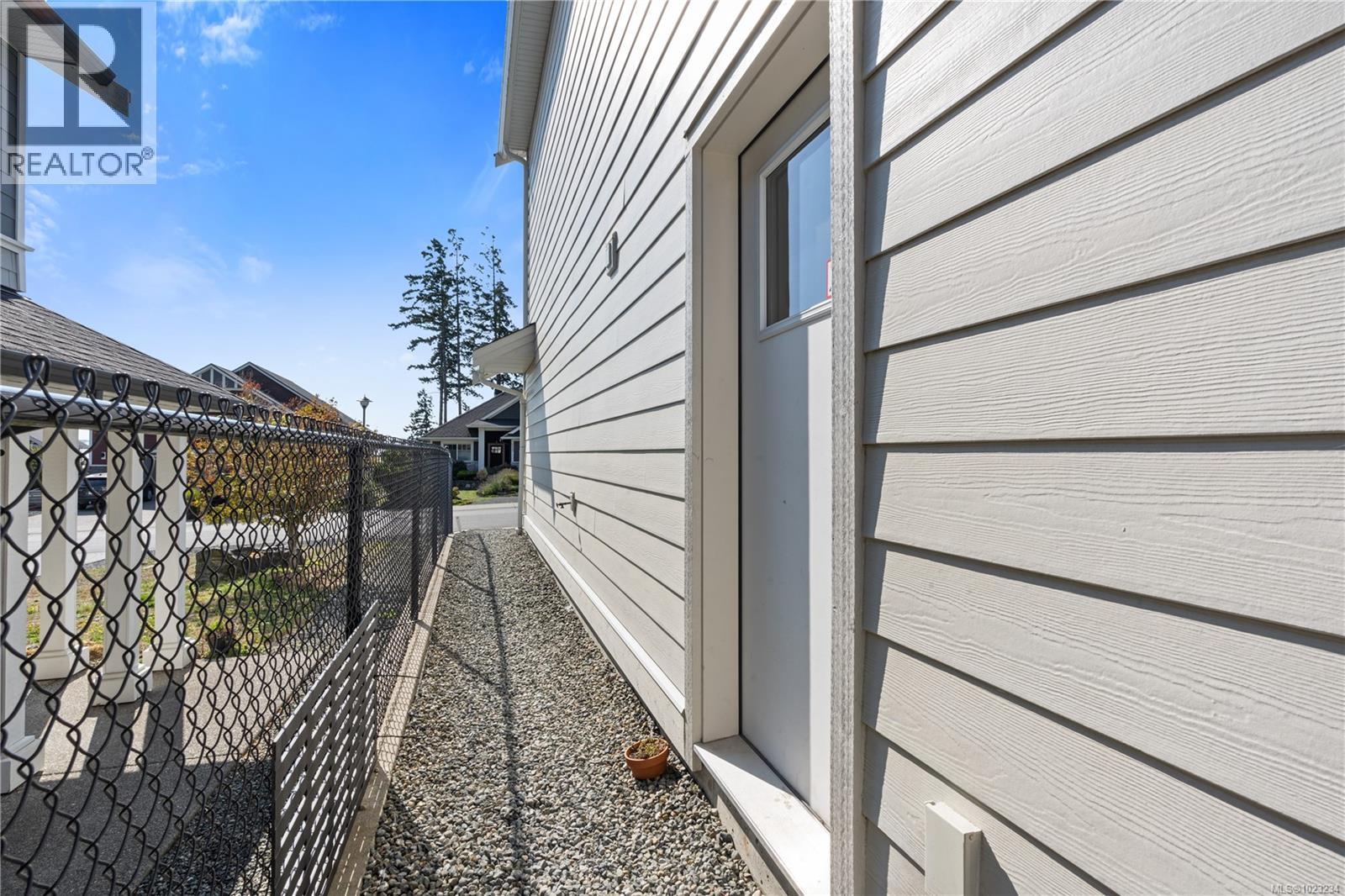 2316 Mountain Heights Dr, Sooke