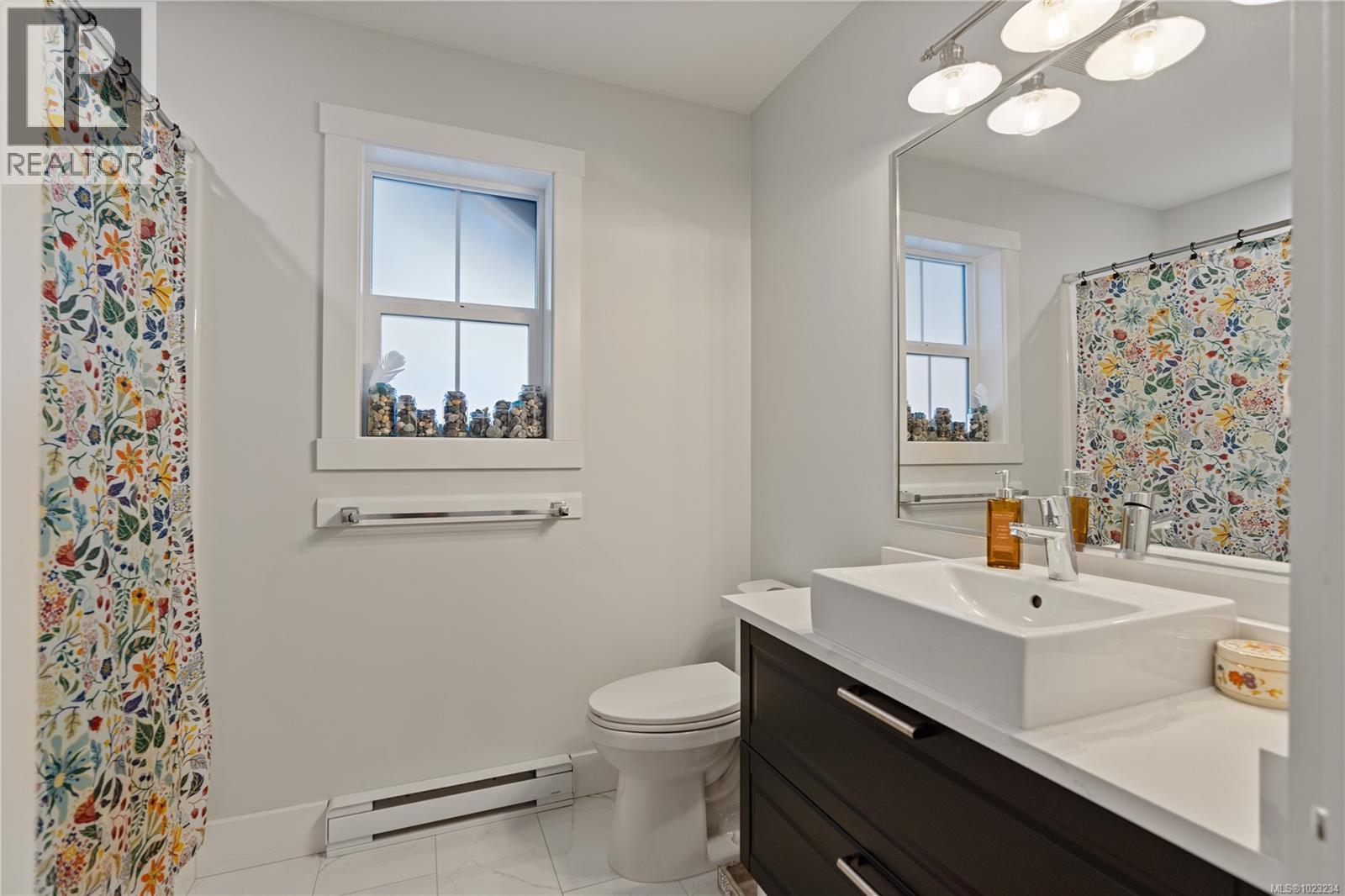 2316 Mountain Heights Dr, Sooke