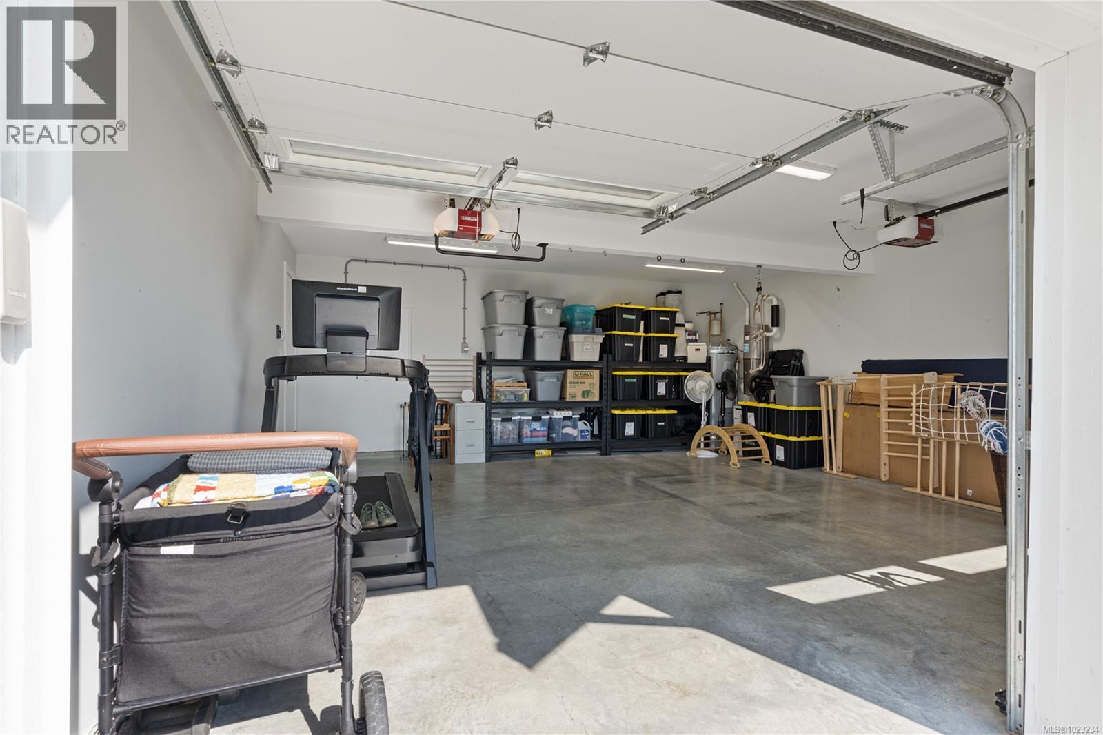 2316 Mountain Heights Dr, Sooke