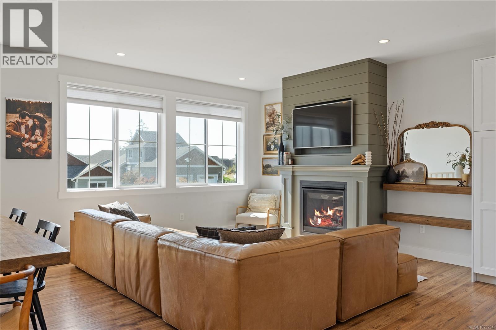 2316 Mountain Heights Dr, Sooke