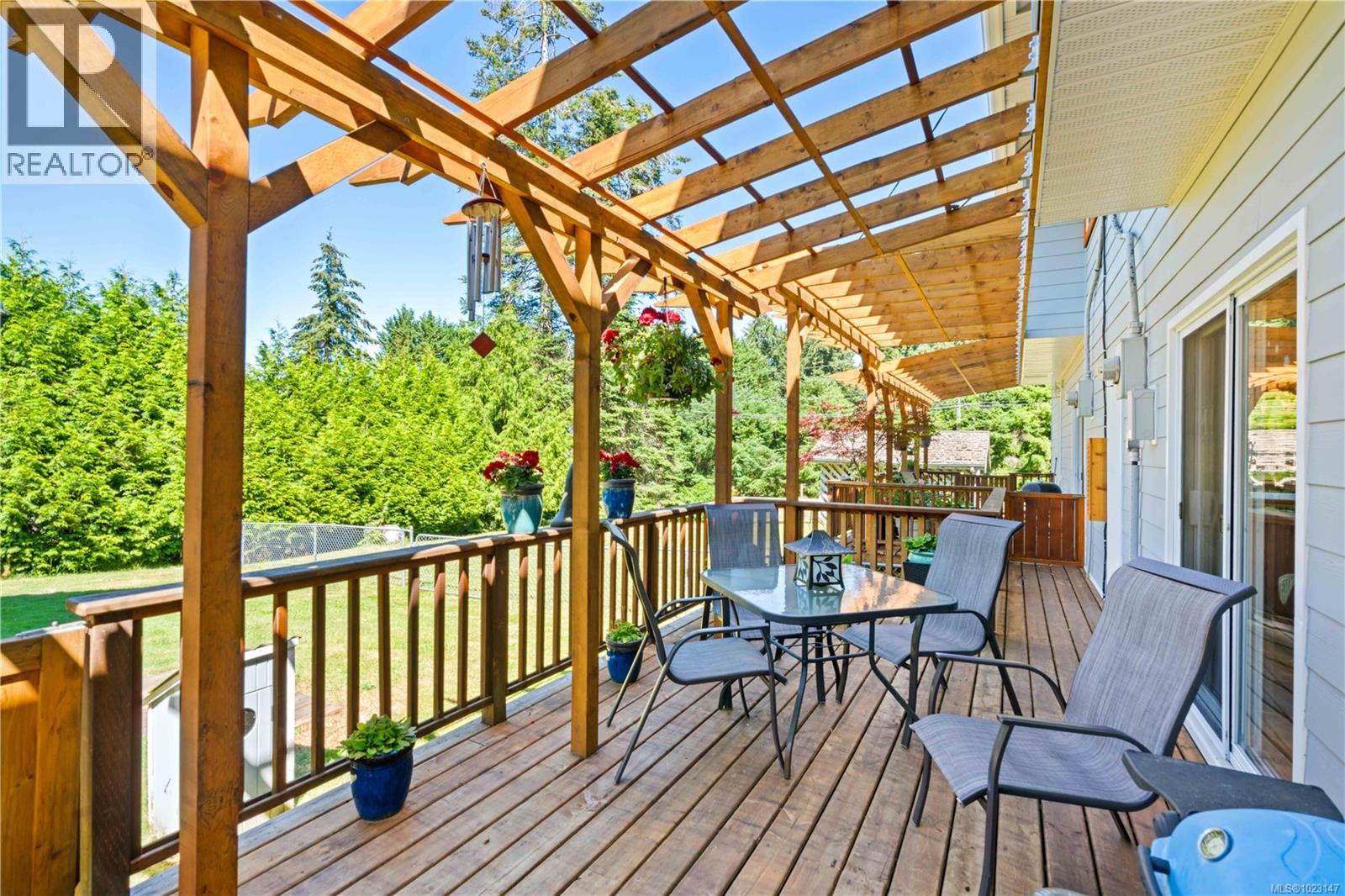 A & B 153 Bald Eagle Cres, Bowser