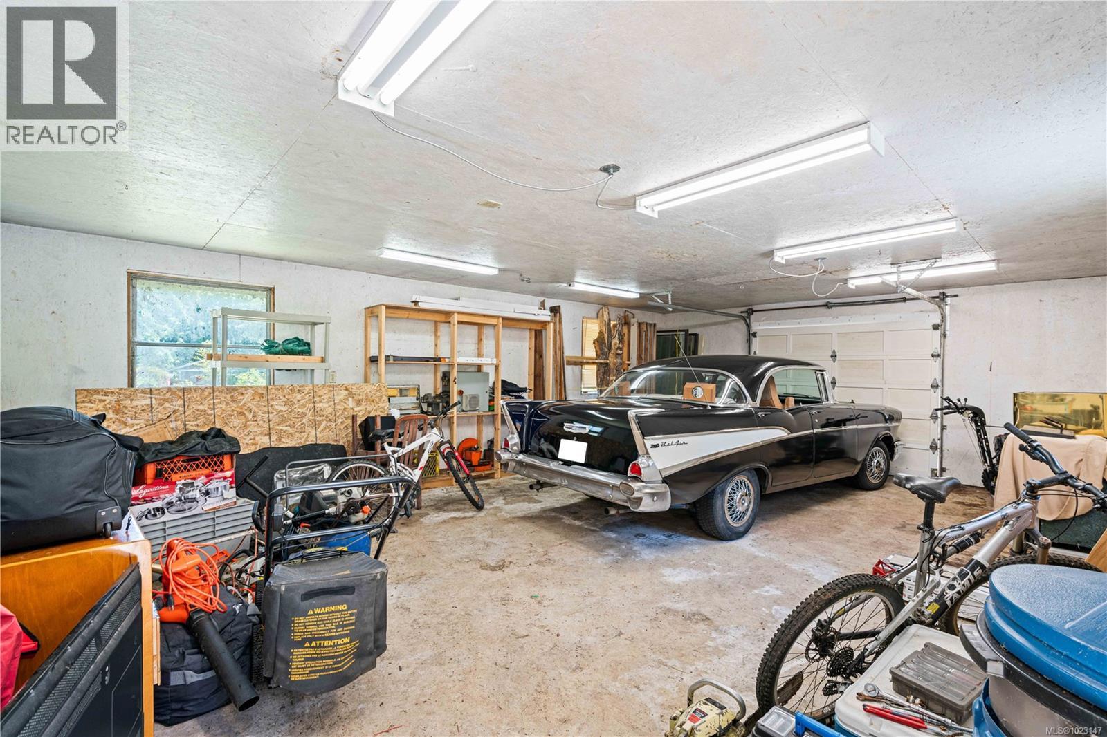 A & B 153 Bald Eagle Cres, Bowser