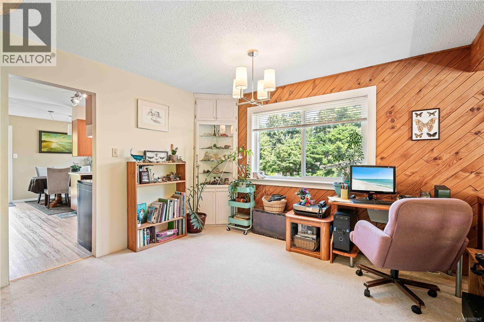 A & B 153 Bald Eagle Cres, Bowser