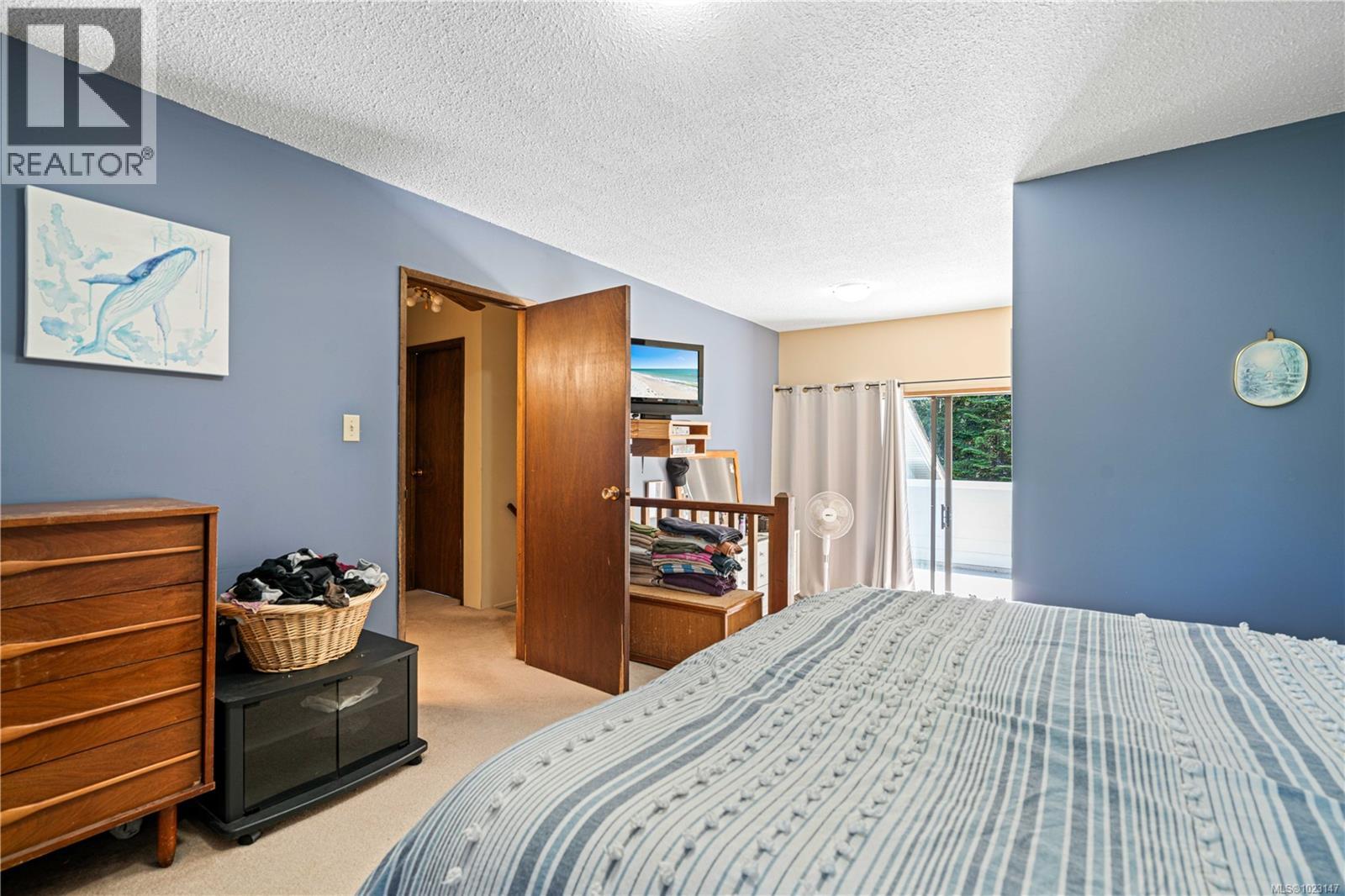 A & B 153 Bald Eagle Cres, Bowser