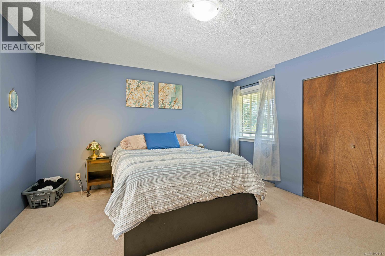 A & B 153 Bald Eagle Cres, Bowser