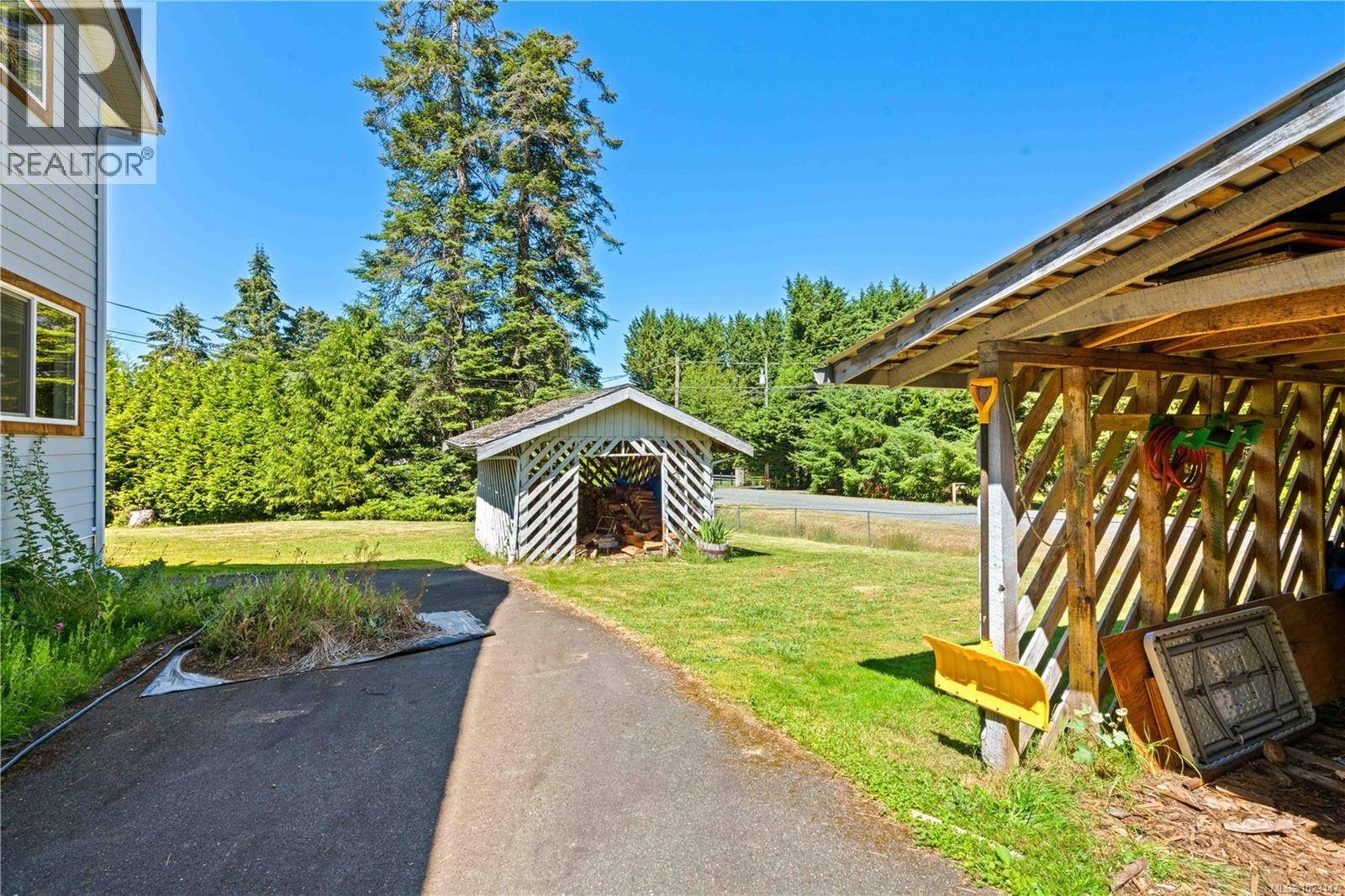 A & B 153 Bald Eagle Cres, Bowser