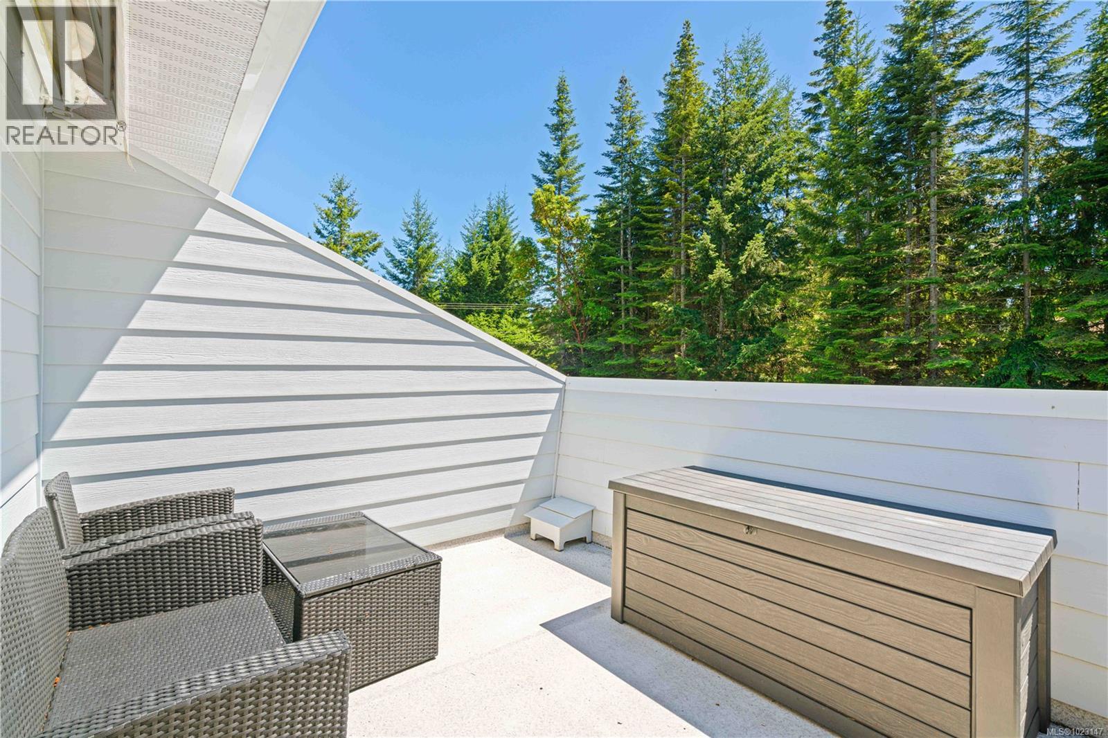 A & B 153 Bald Eagle Cres, Bowser