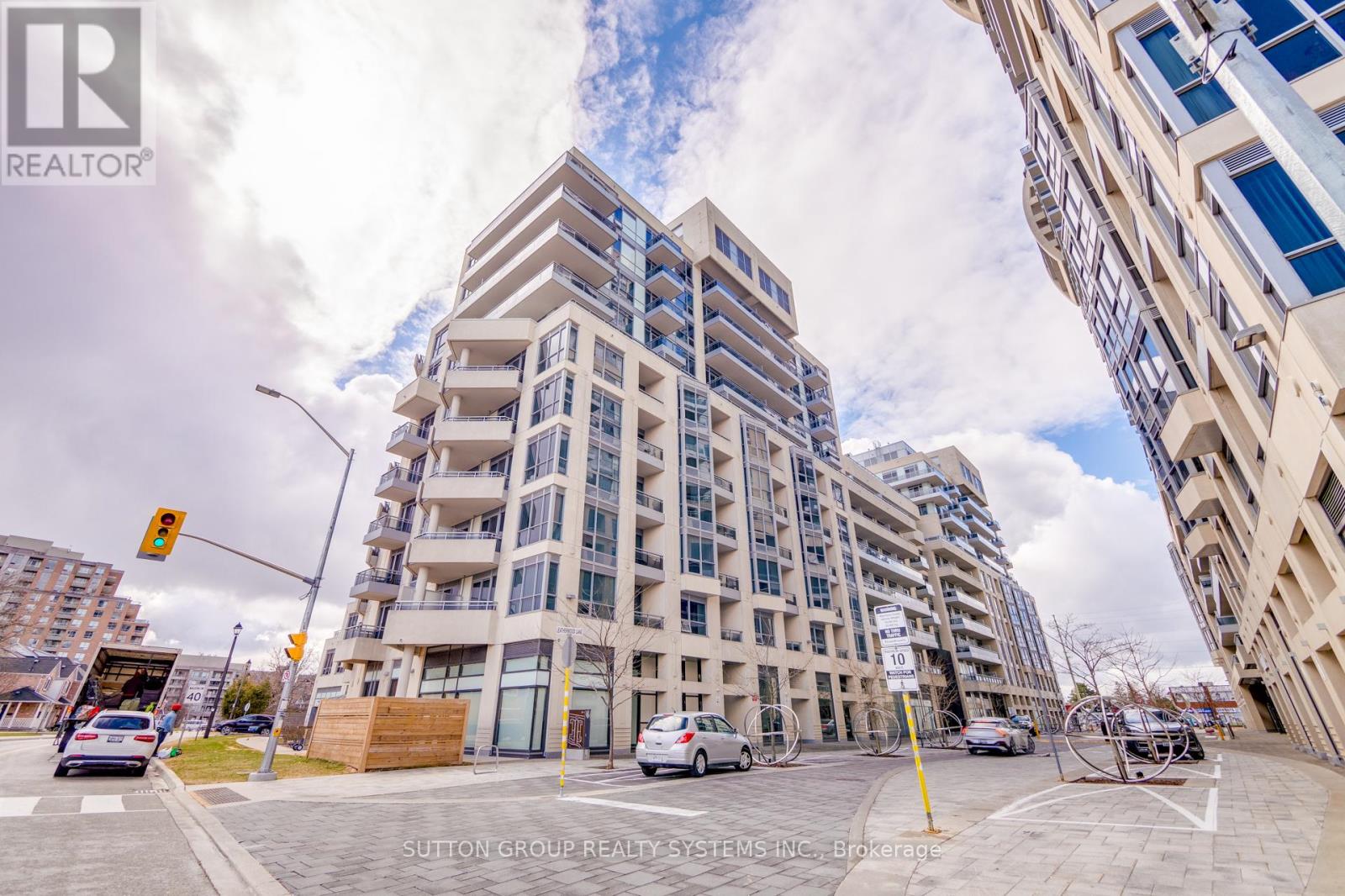 Listing photo of SW-105 - 9191 YONGE STREET