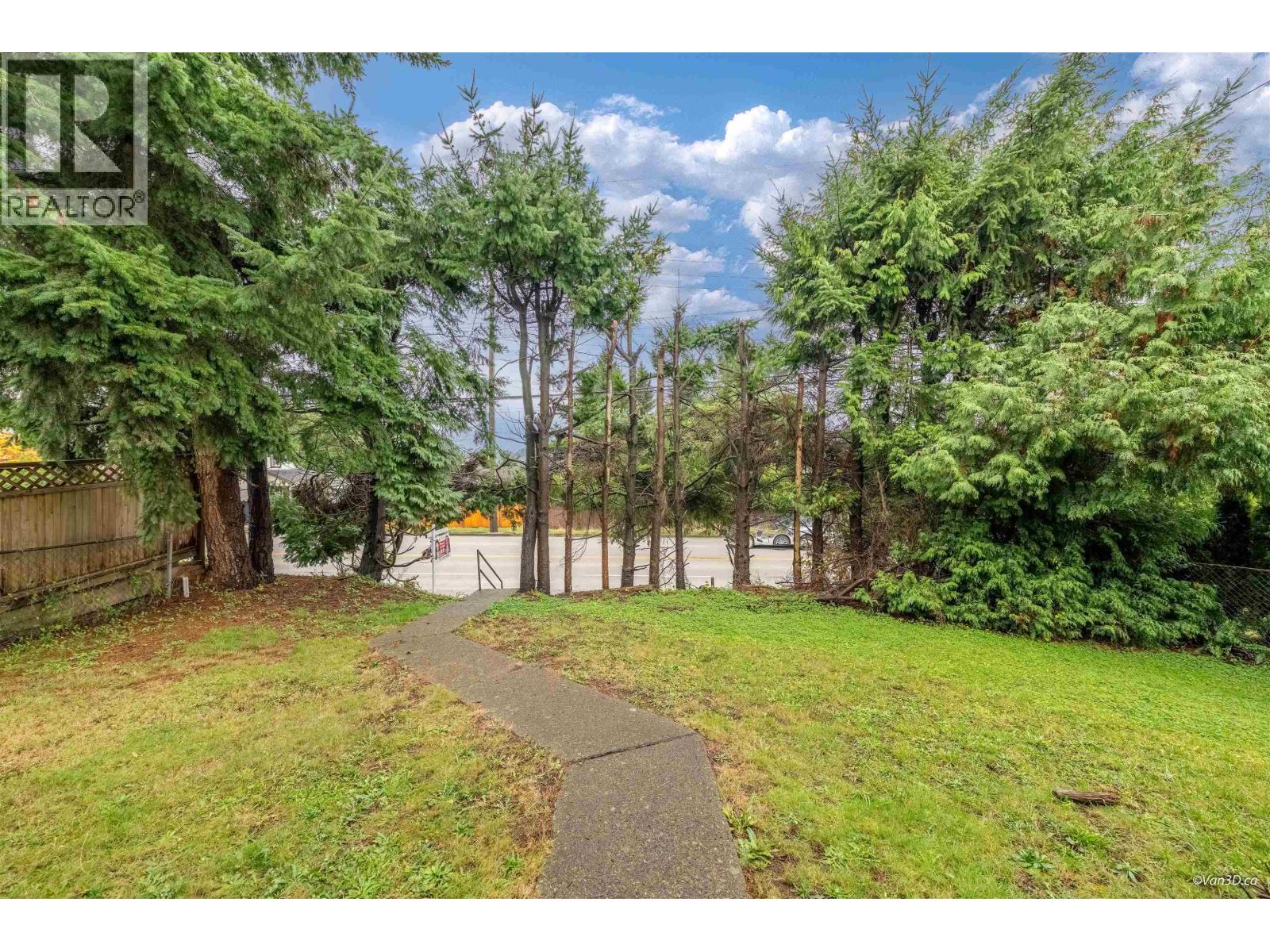 8167 10TH AVENUE - Photo 2 of 40, Burnaby, British Columbia