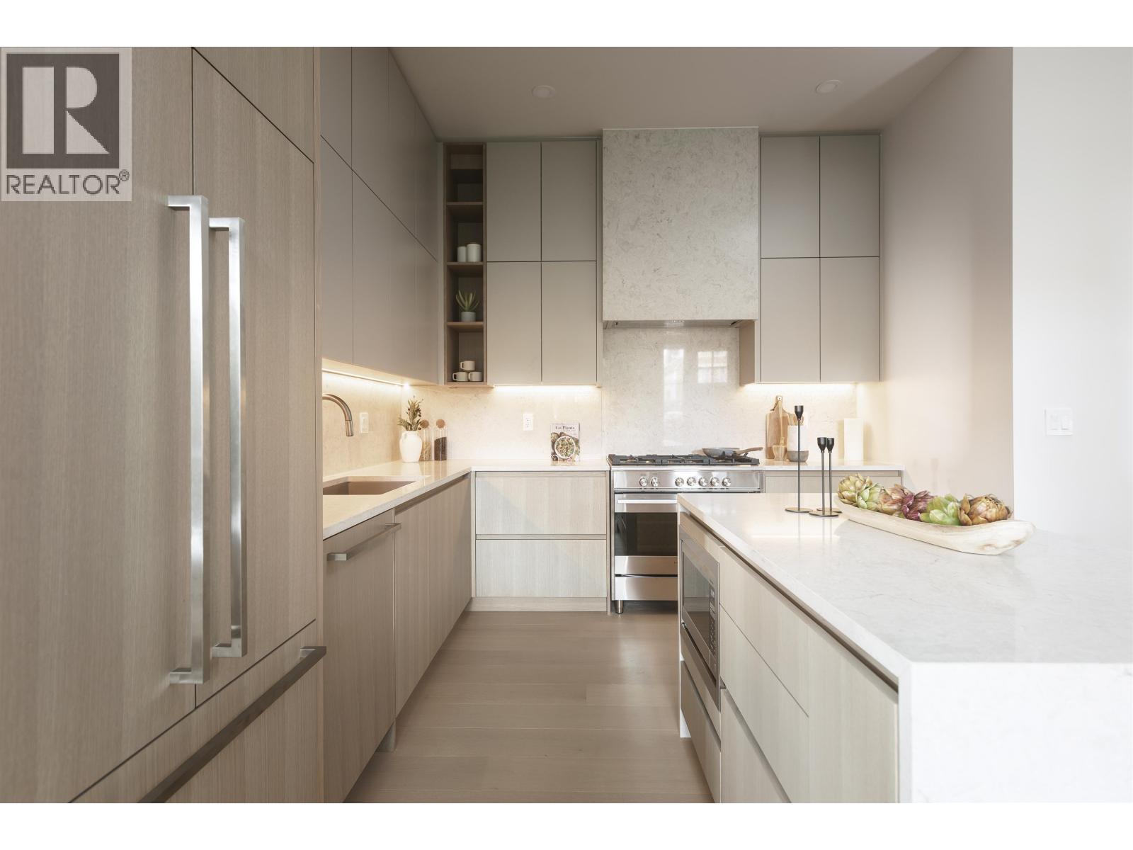 2136 E 10TH AVENUE - Photo 3 of 31, Vancouver, British Columbia