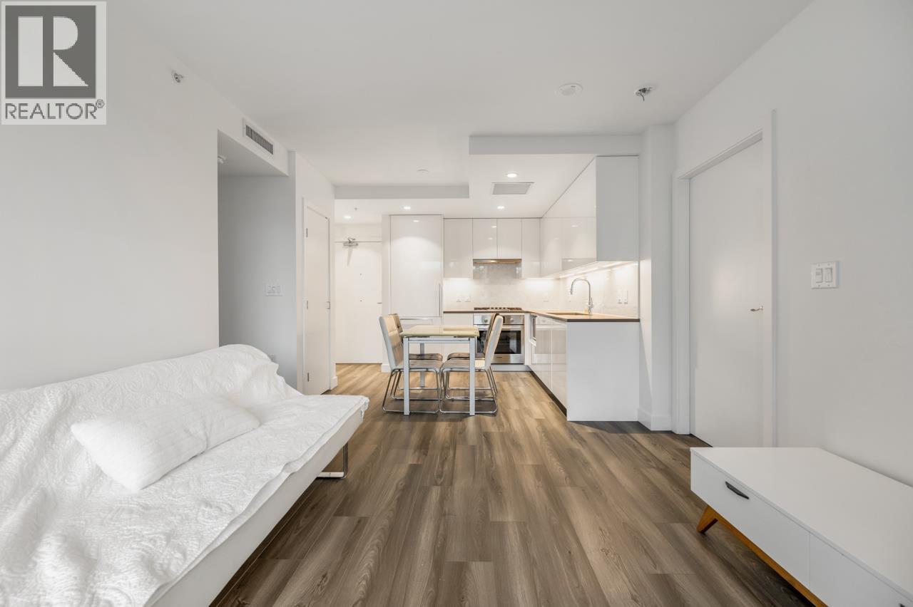 316 8181 CHESTER Street - photo 2