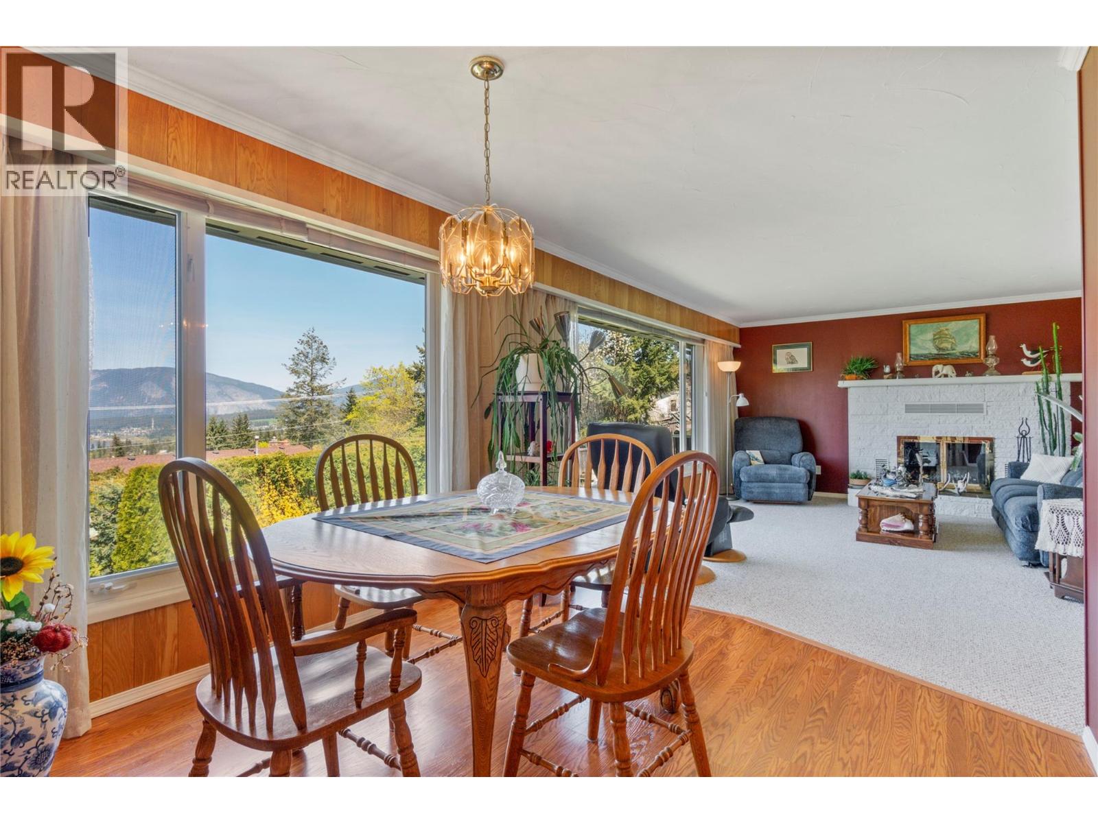 1290 15 Street SE, Salmon Arm