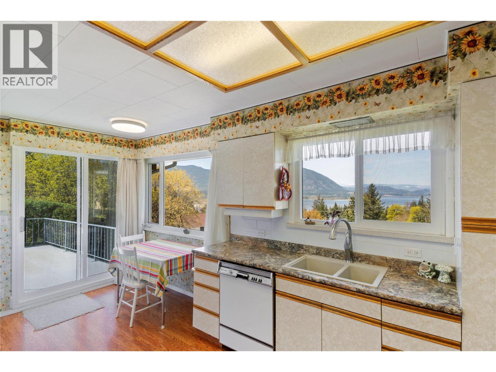 1290 15 Street SE, Salmon Arm