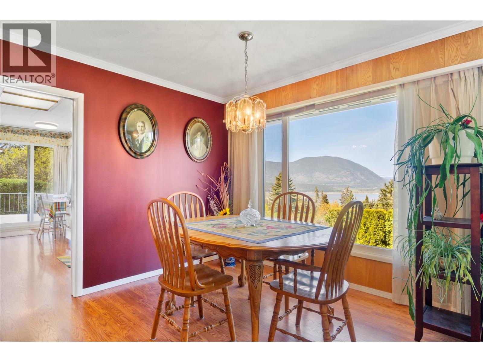 1290 15 Street SE, Salmon Arm