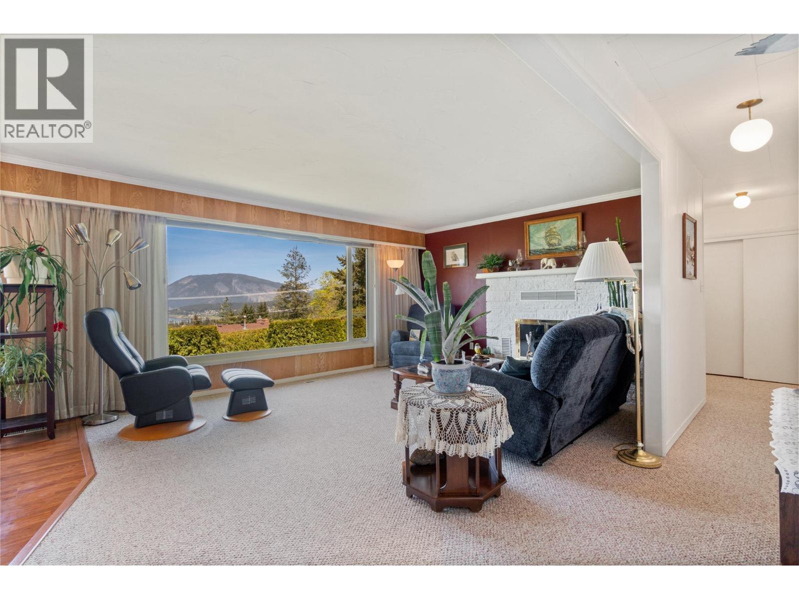 1290 15 Street SE, Salmon Arm