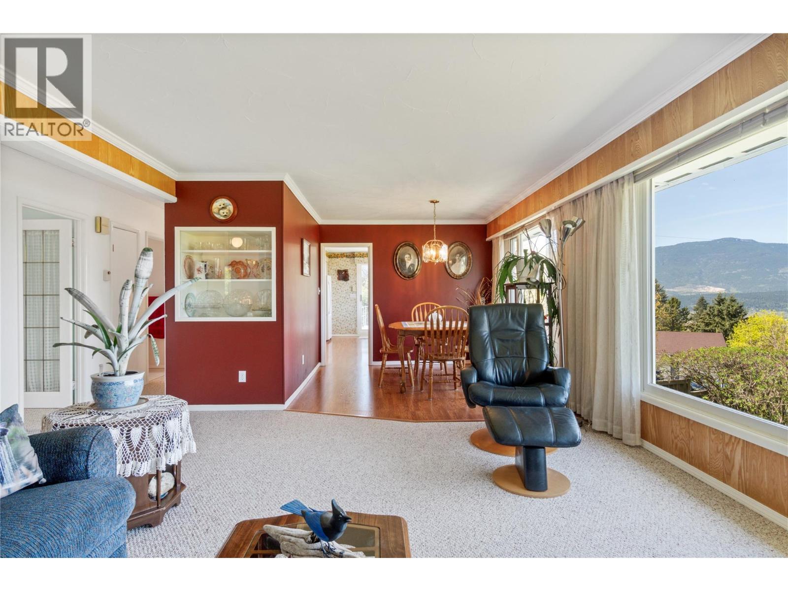 1290 15 Street SE, Salmon Arm