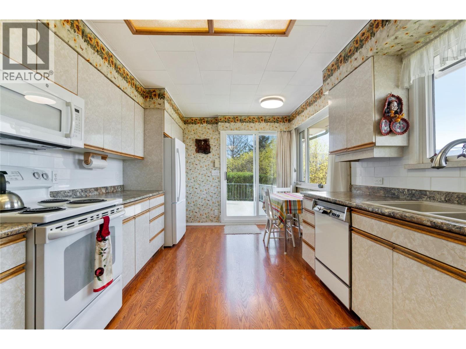 1290 15 Street SE, Salmon Arm