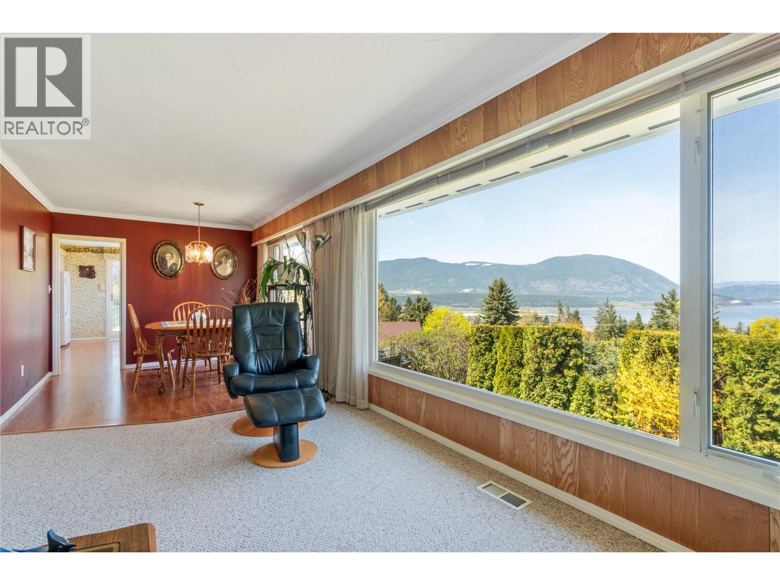 1290 15 Street SE, Salmon Arm