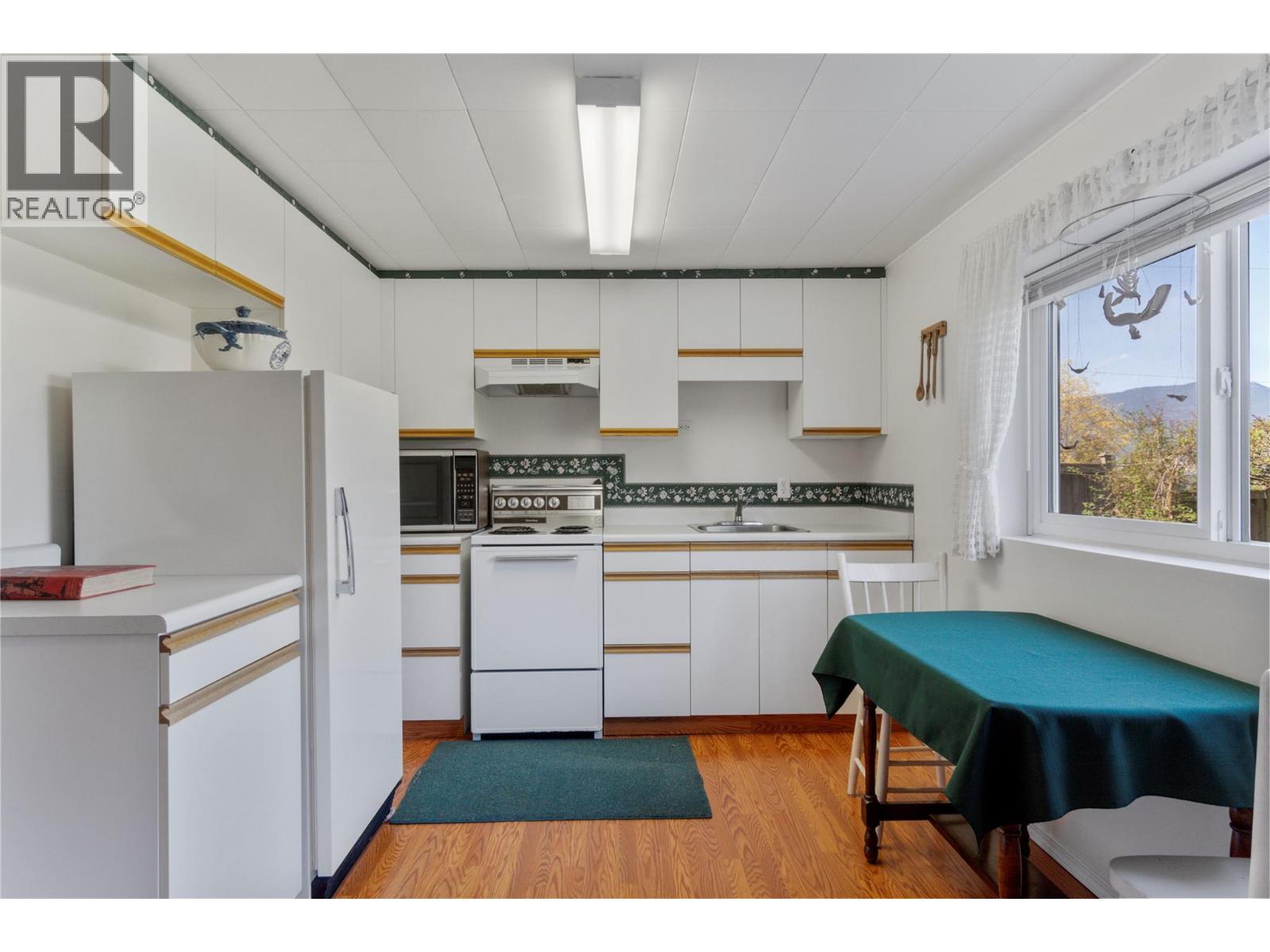 1290 15 Street SE, Salmon Arm