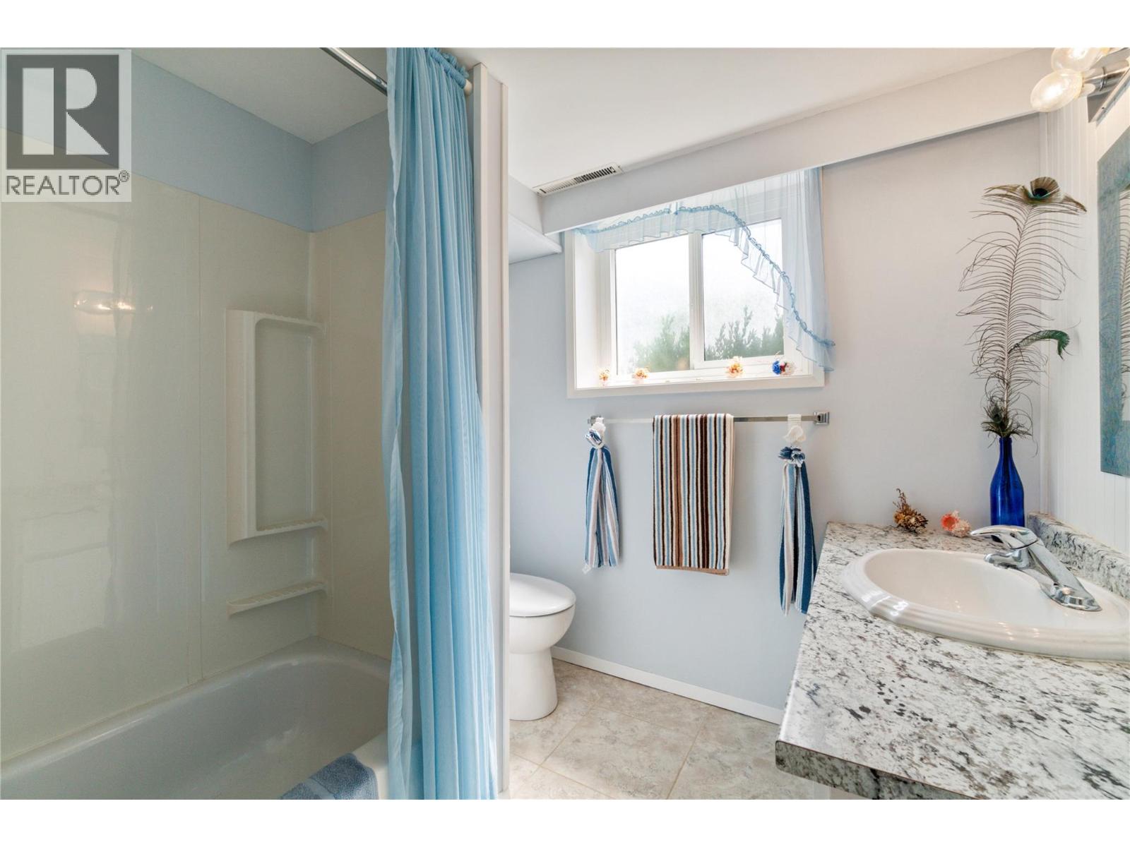 1290 15 Street SE, Salmon Arm