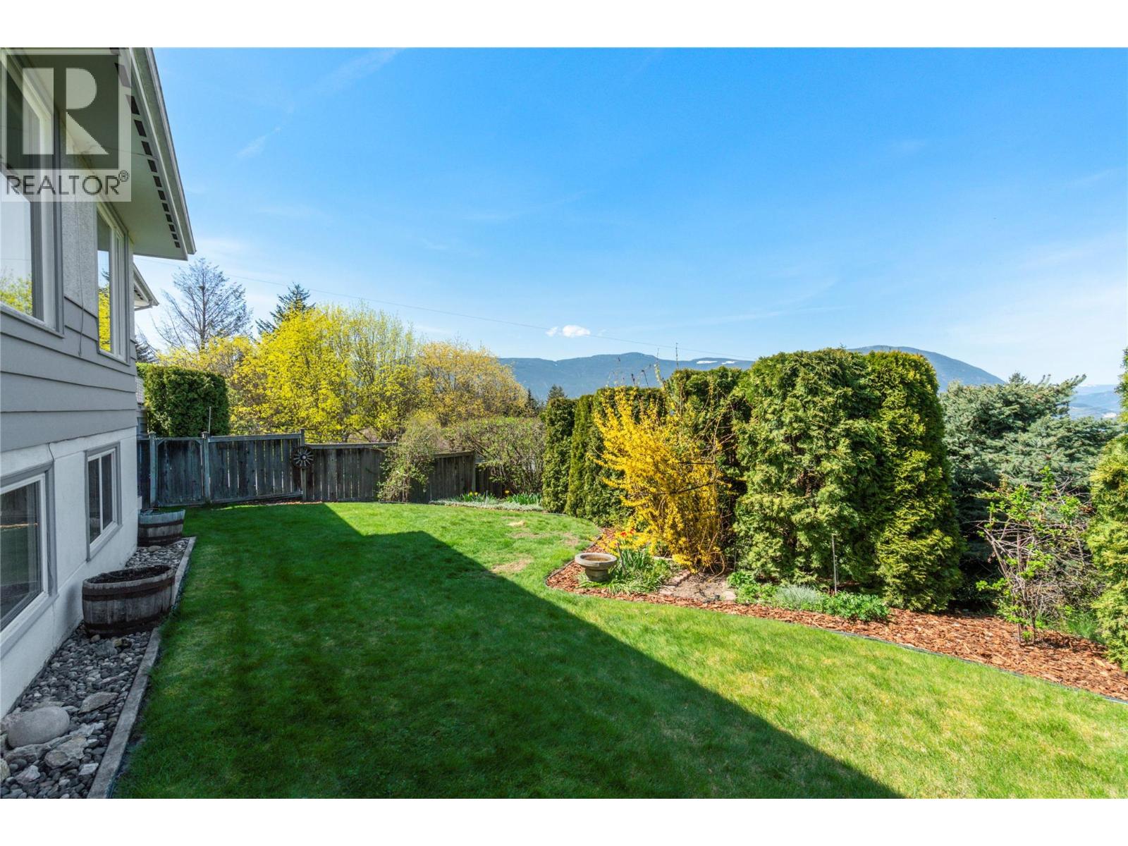 1290 15 Street SE, Salmon Arm