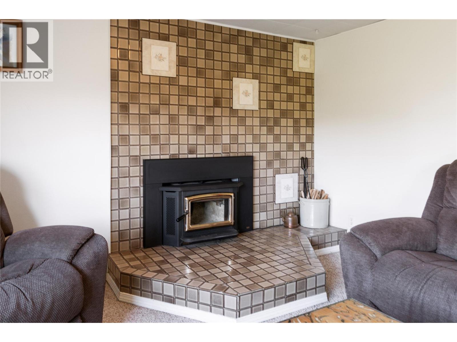 1290 15 Street SE, Salmon Arm