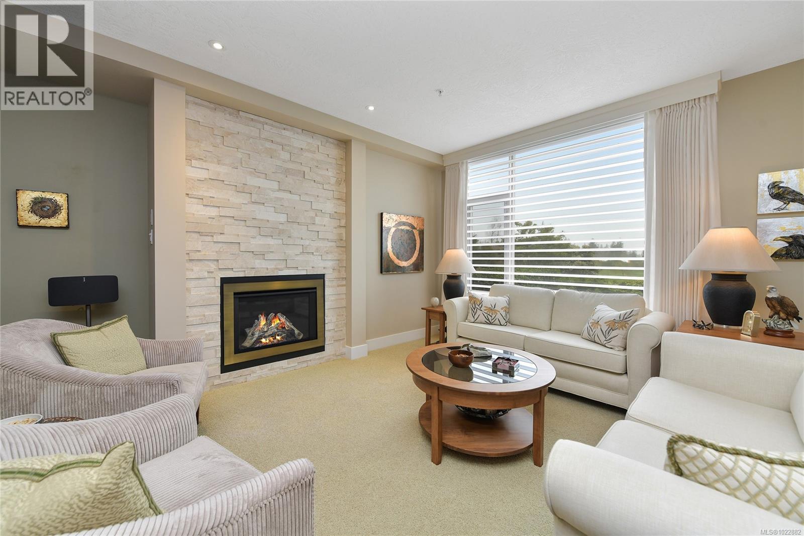 5336 Sayward Hill Cres - 1