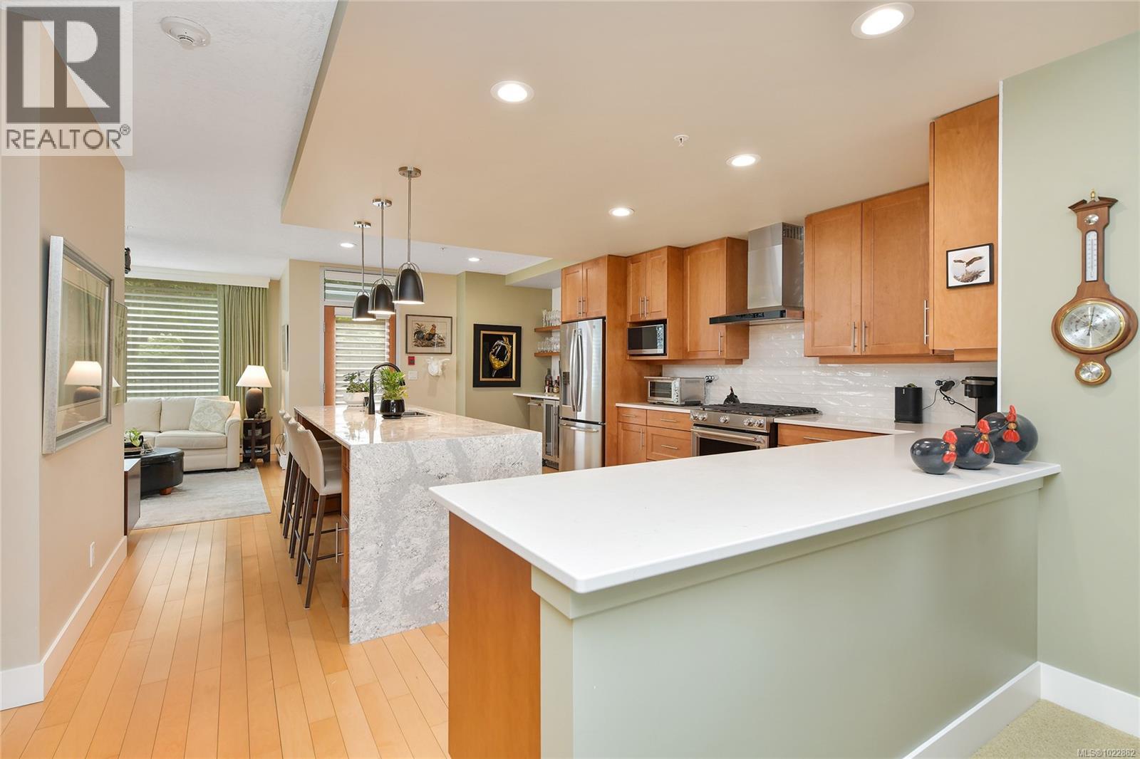 5336 Sayward Hill Cres - 11