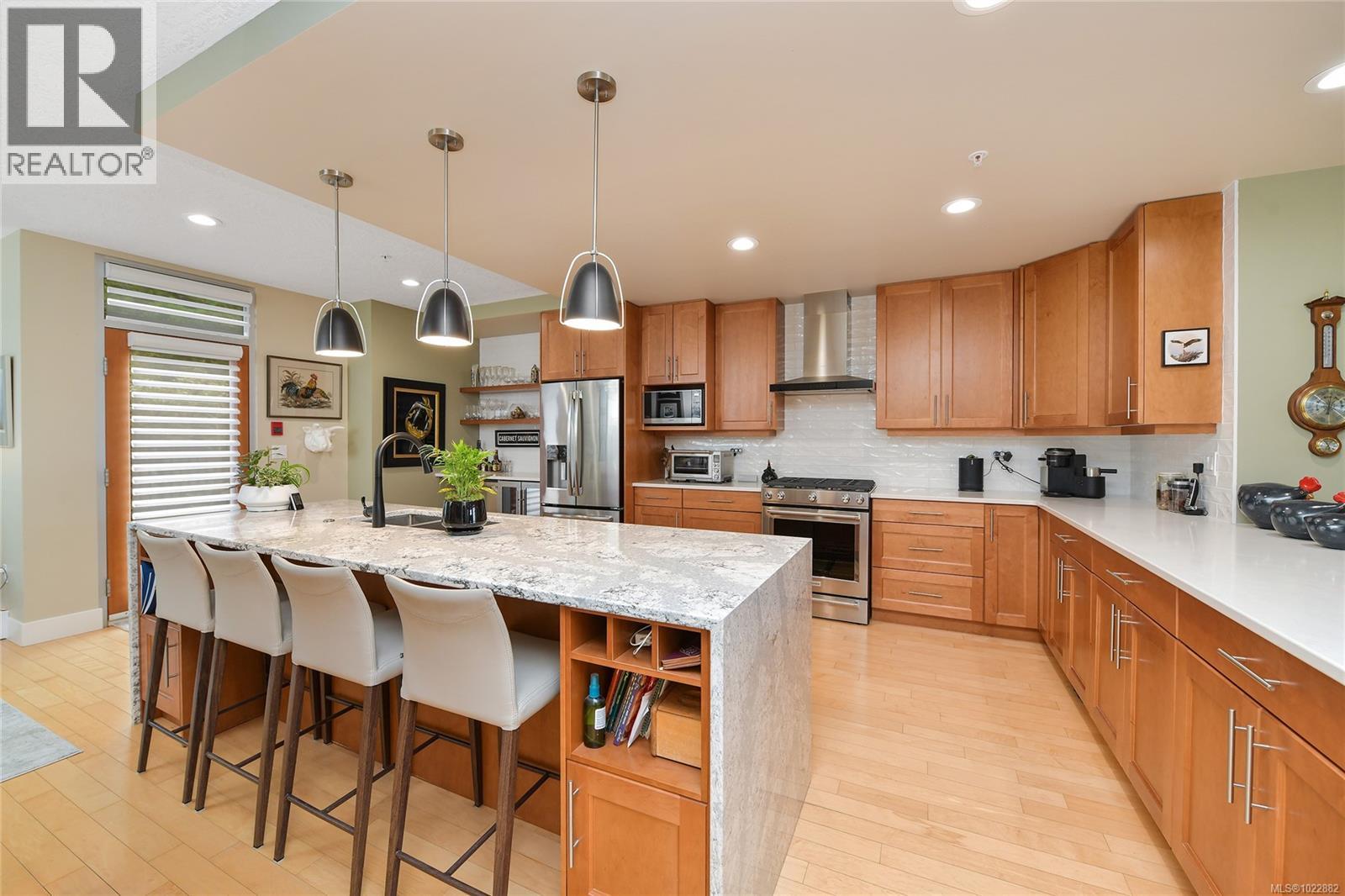 5336 Sayward Hill Cres - 15