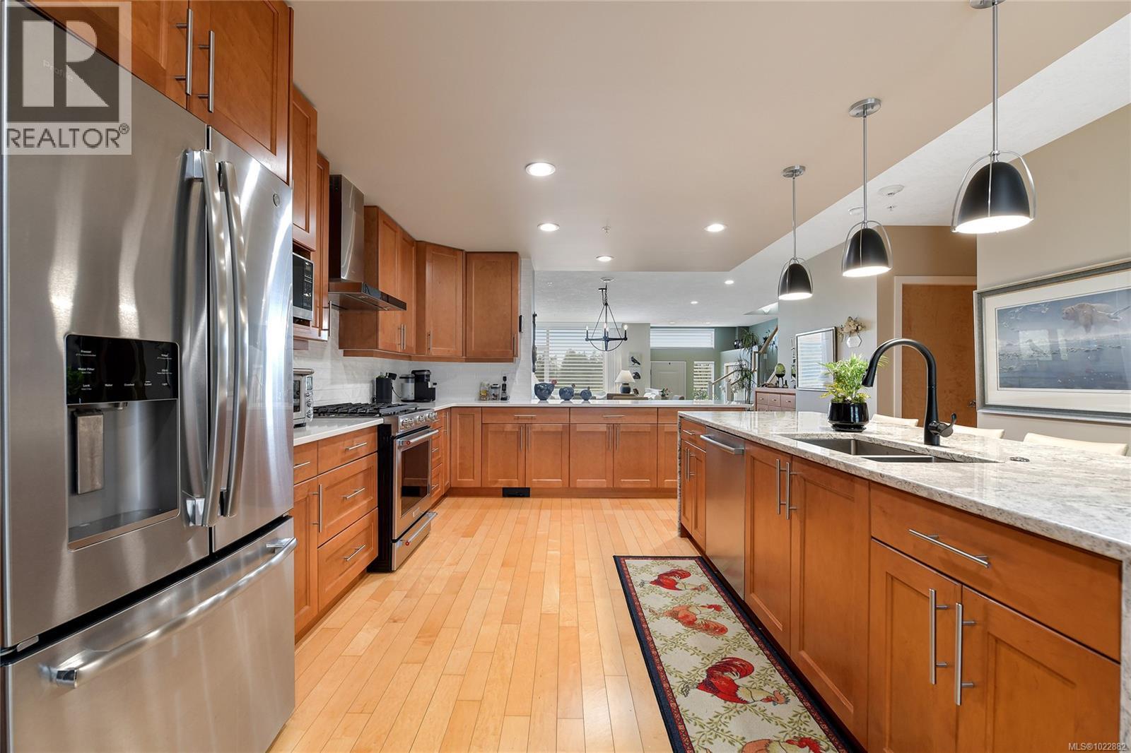  5336 Sayward Hill Crescent, Saanich