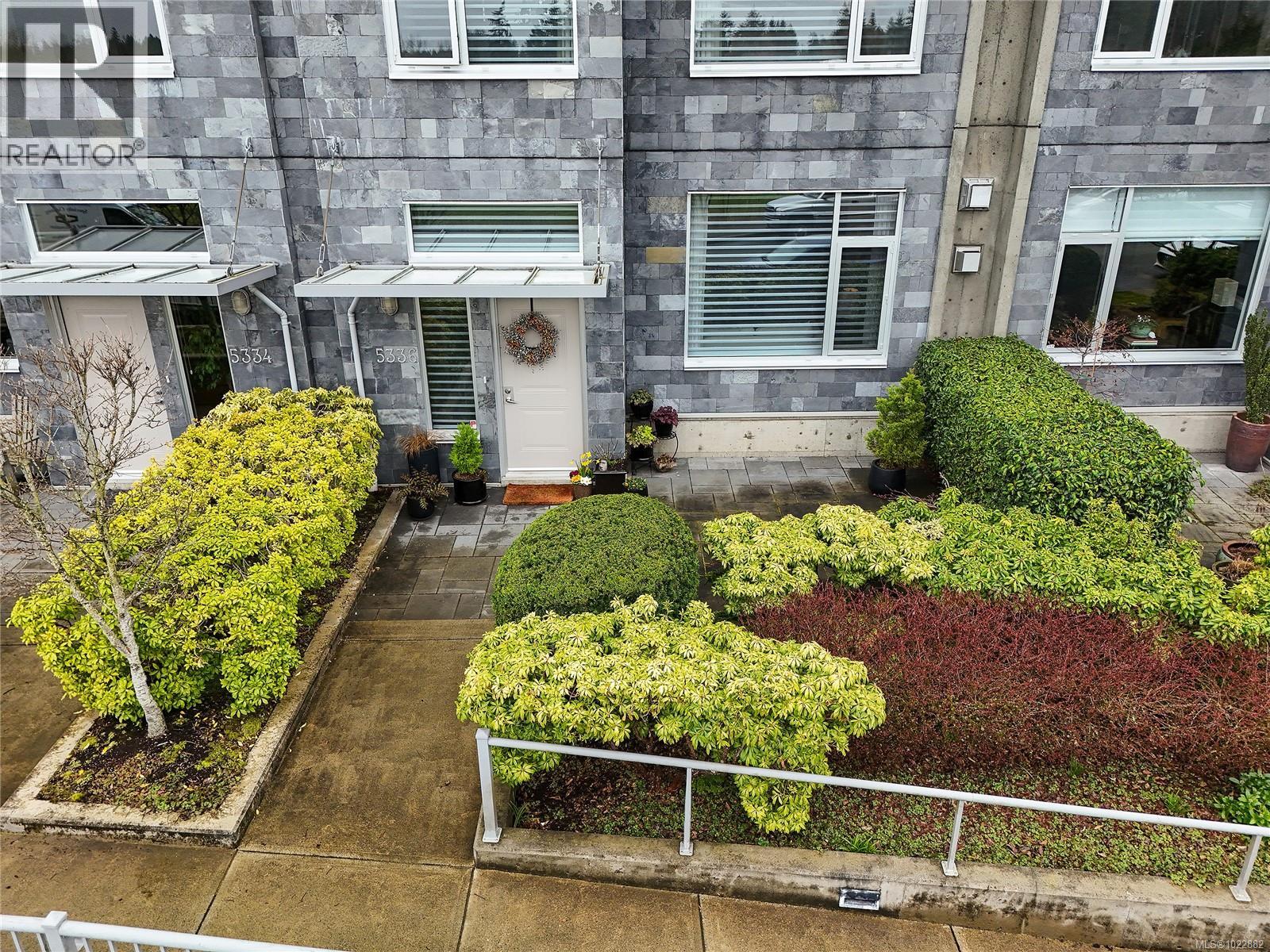 5336 Sayward Hill Cres - 2