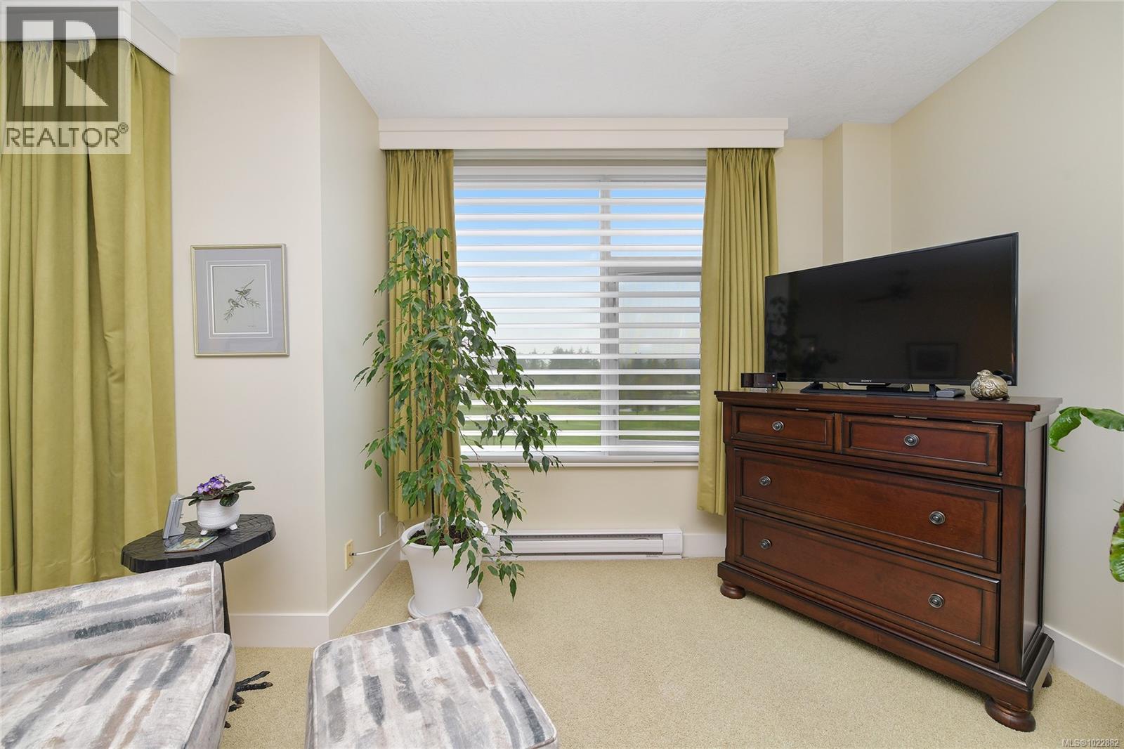 5336 Sayward Hill Cres - 29
