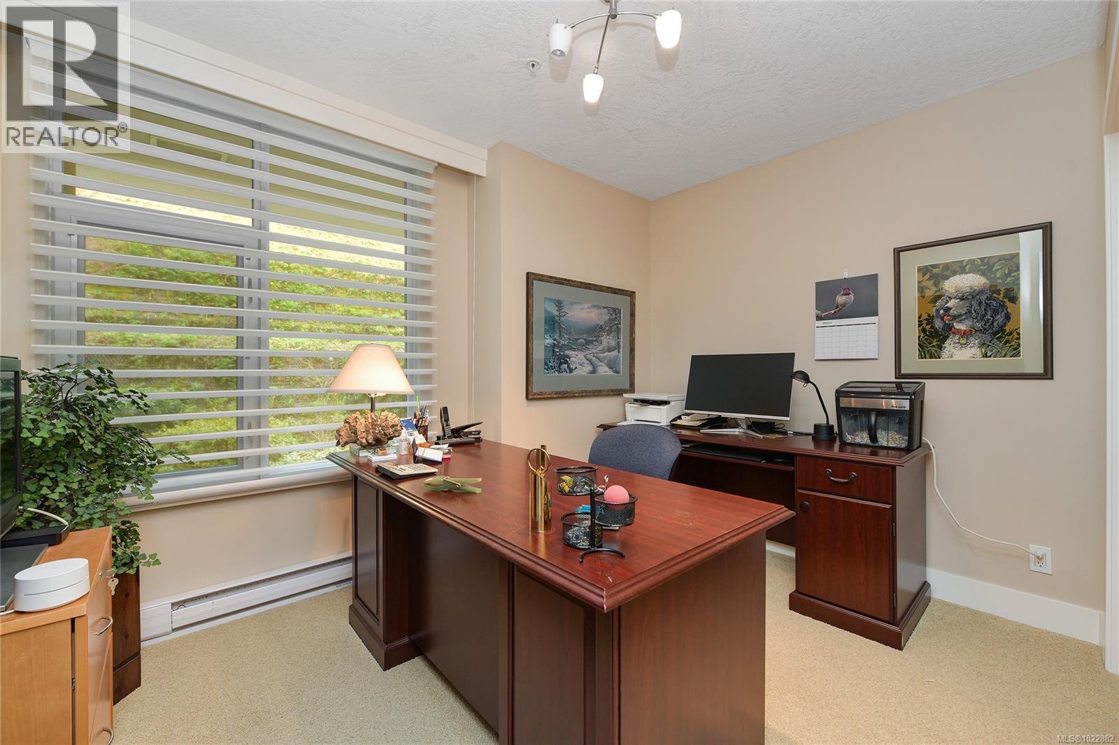 5336 Sayward Hill Cres - 37
