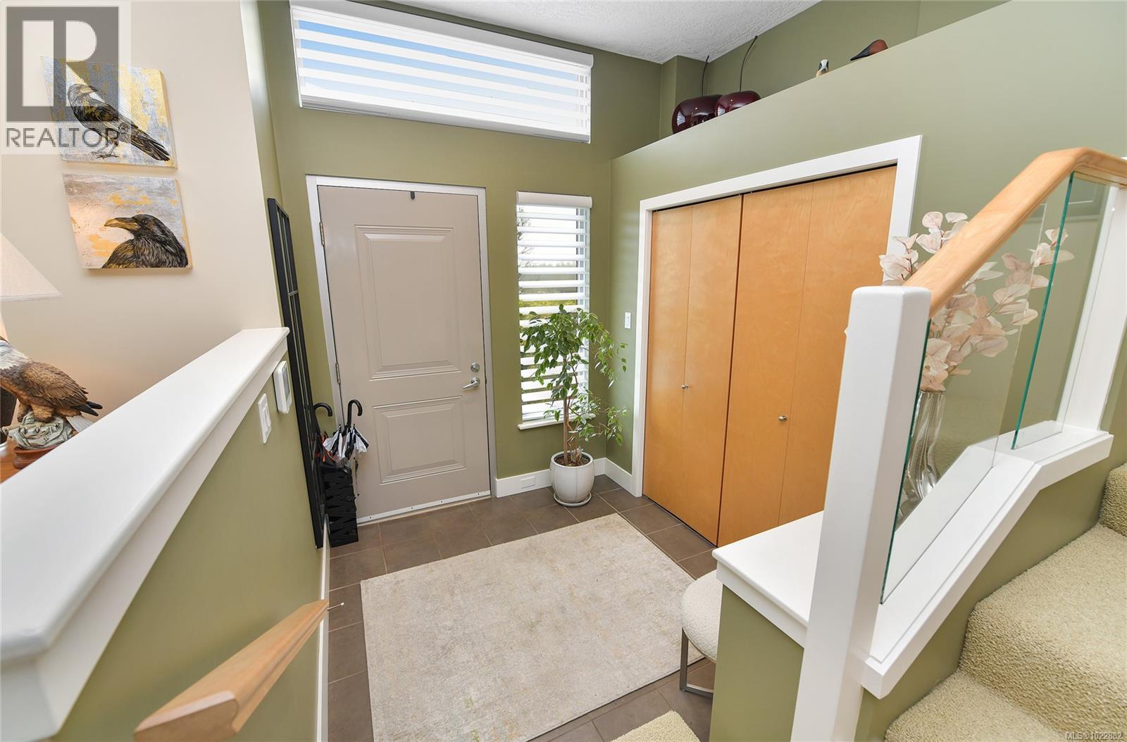 5336 Sayward Hill Cres - 5